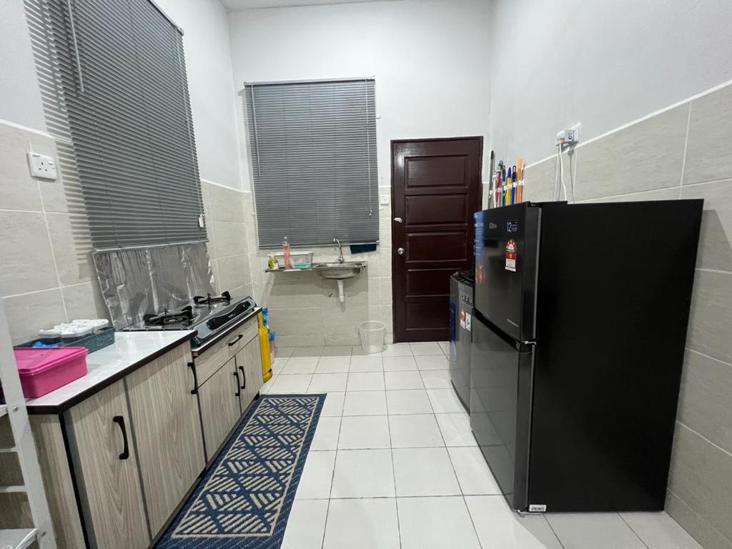 Three-Bedroom House photo 3