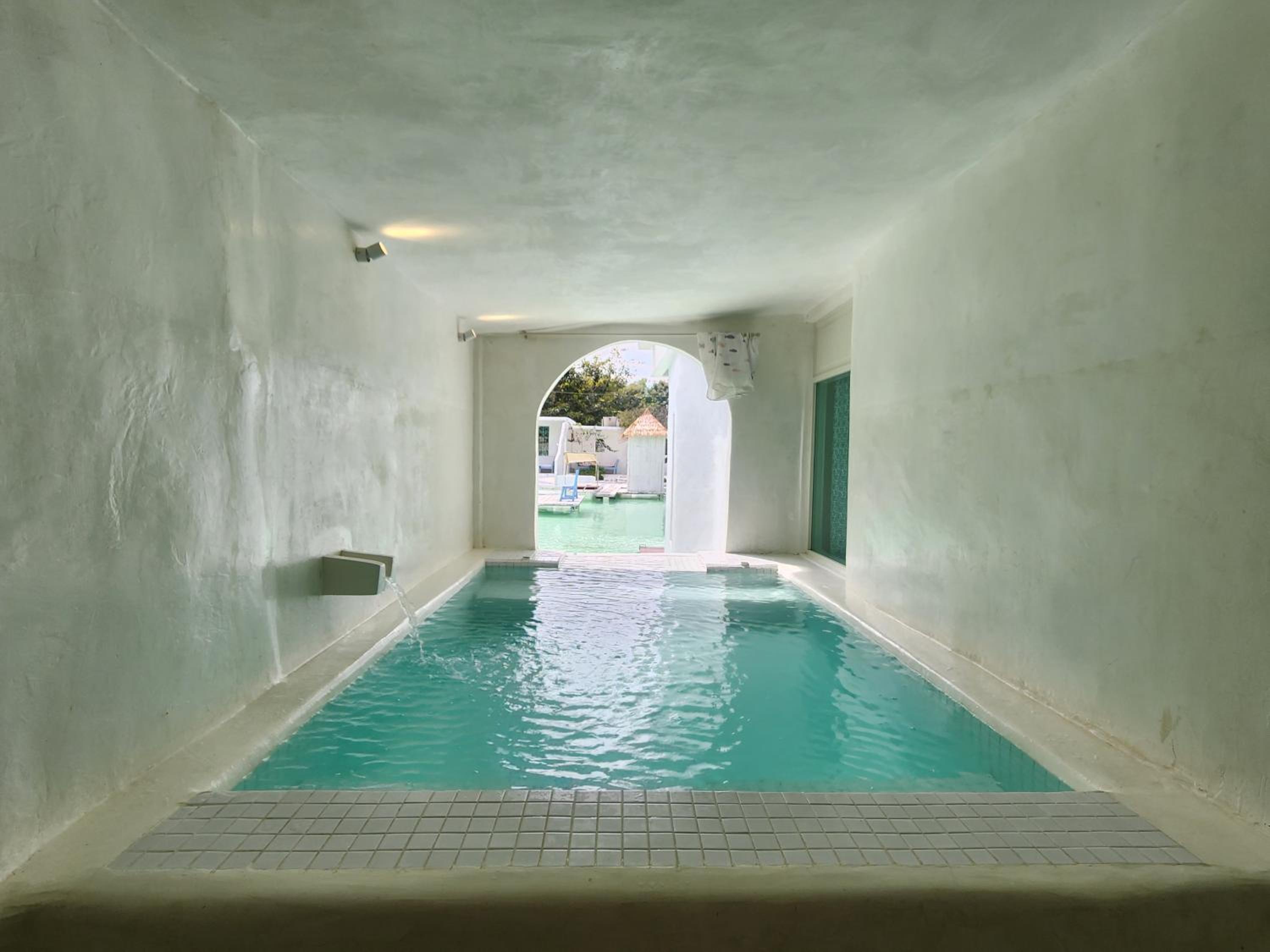Romantic River Access with pool - Photo 12