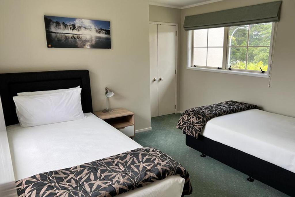 Family Suite with Balcony - Photo 7