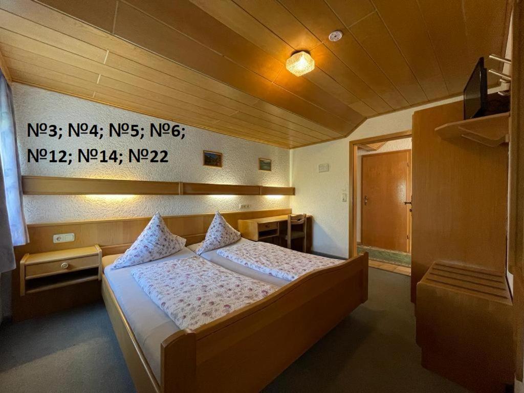 Large Double or Twin Room photo 1