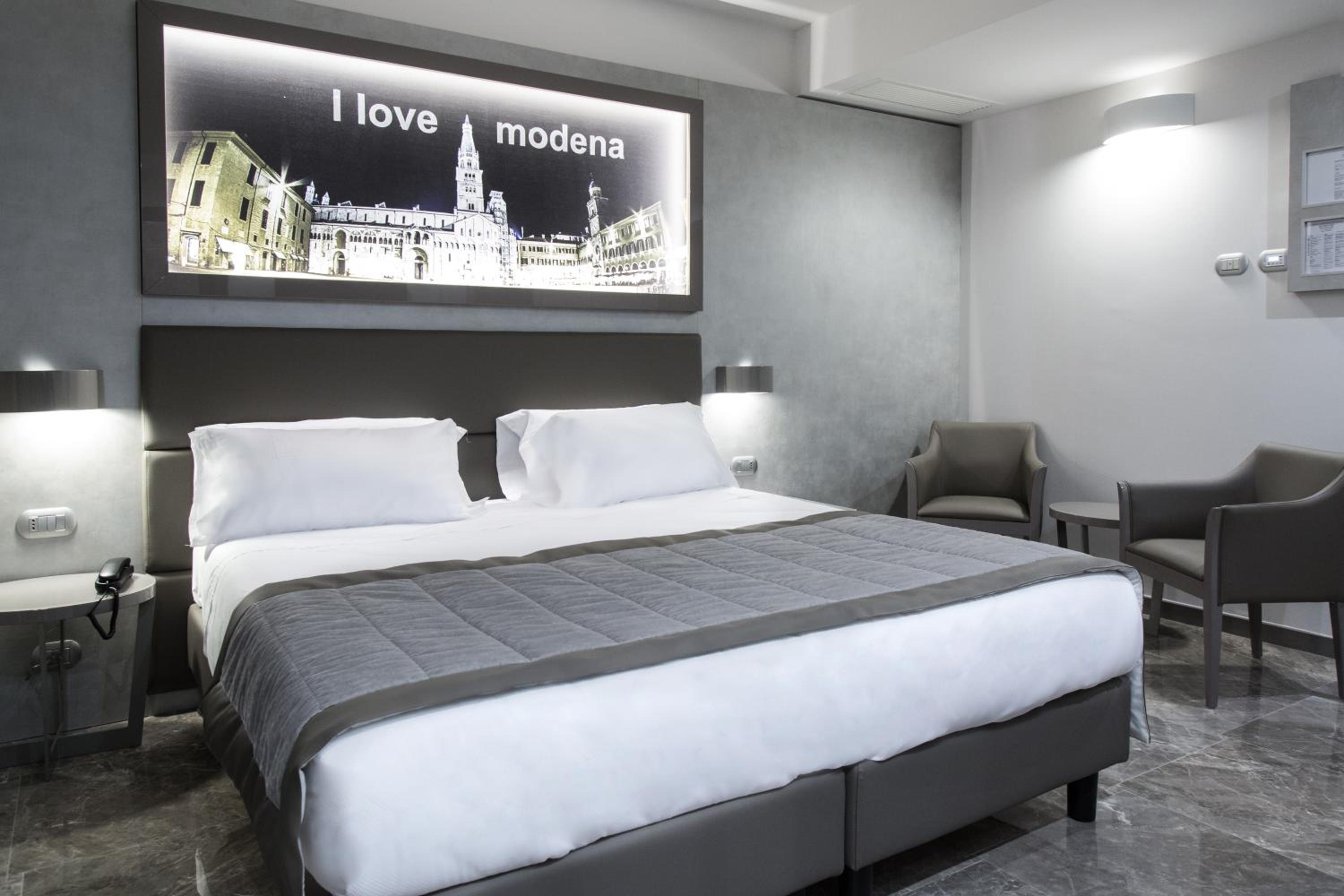 Executive Room - Photo 6
