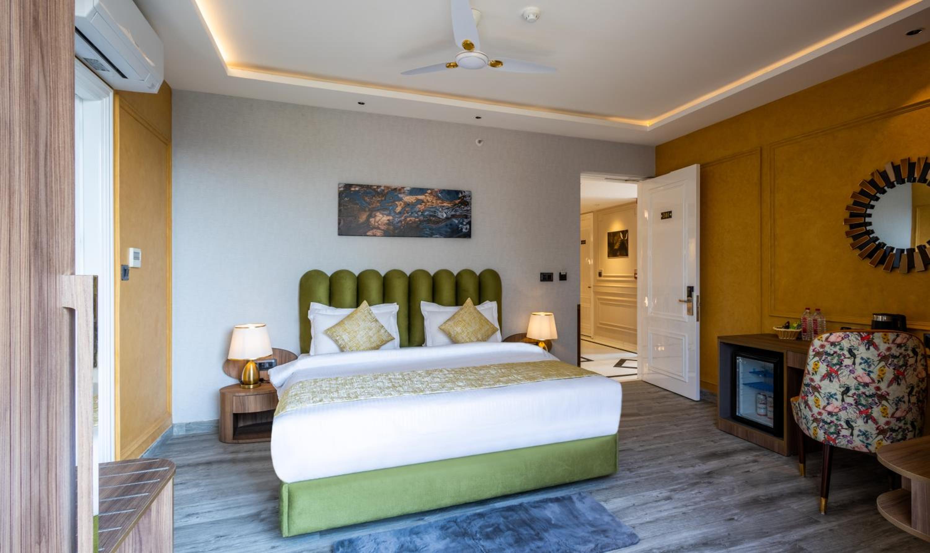 Superior King Room - Photo 1
