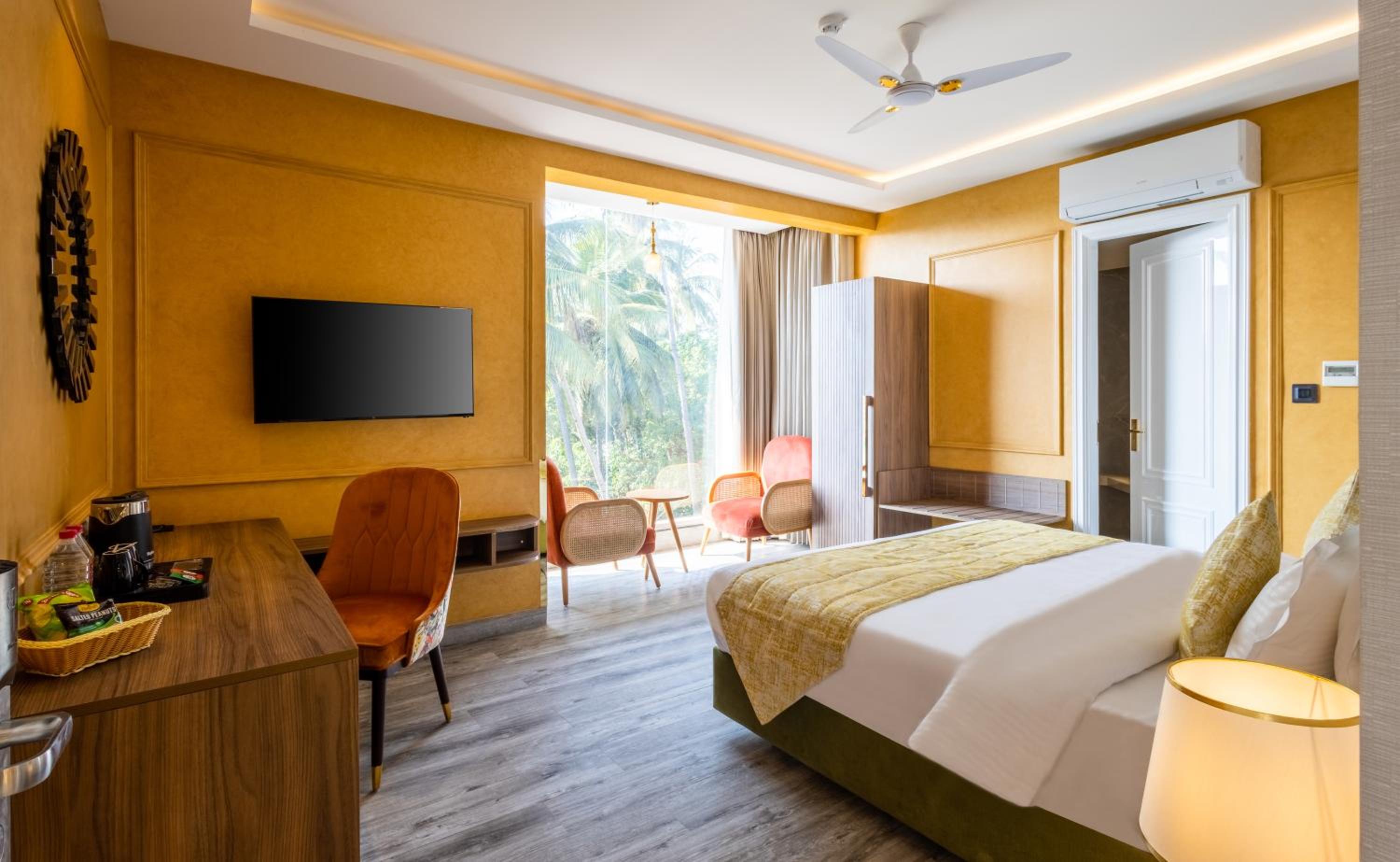 Superior King Room - Photo 4