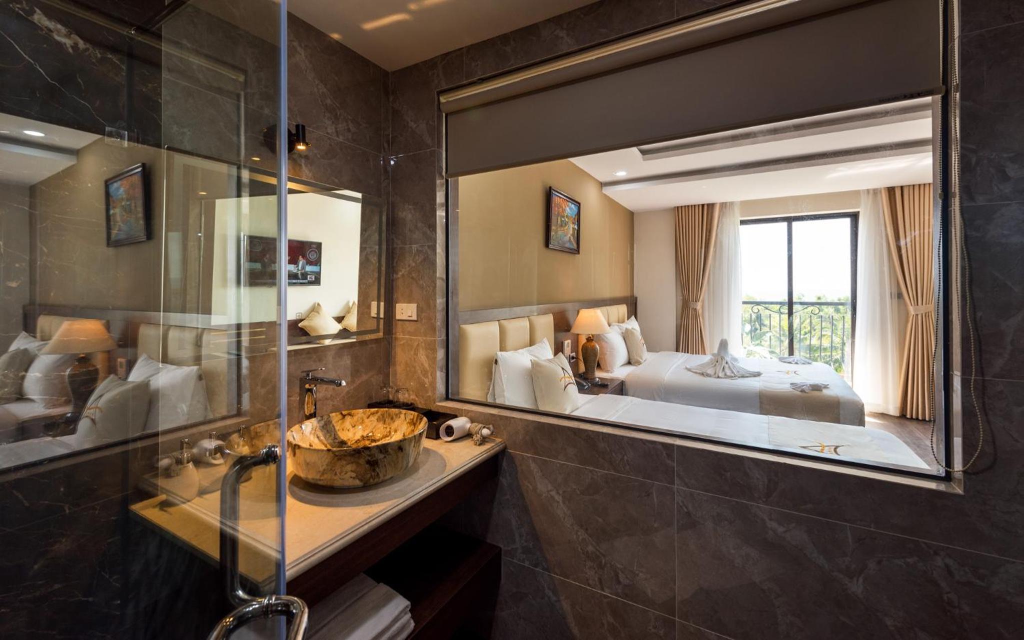 Double or Twin Room with Sea View - Photo 9