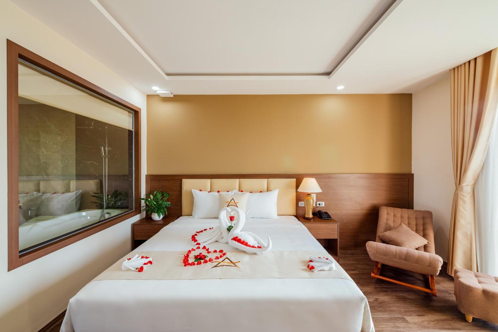 Deluxe Double Room with Balcony and Sea View - Photo 12