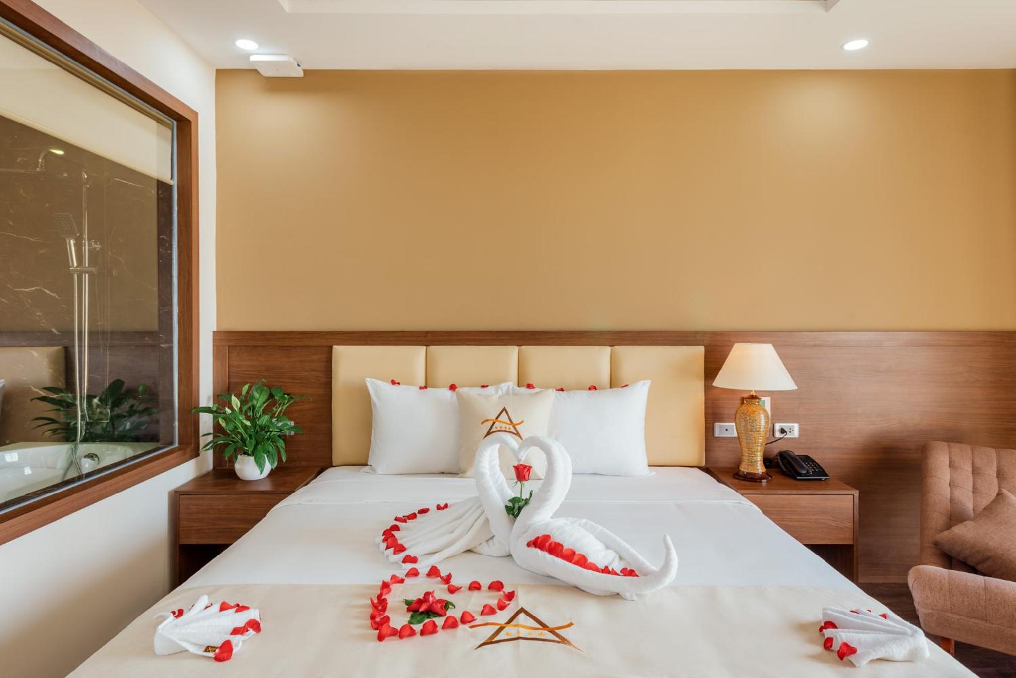 Deluxe Double Room with Balcony and Sea View - Photo 8