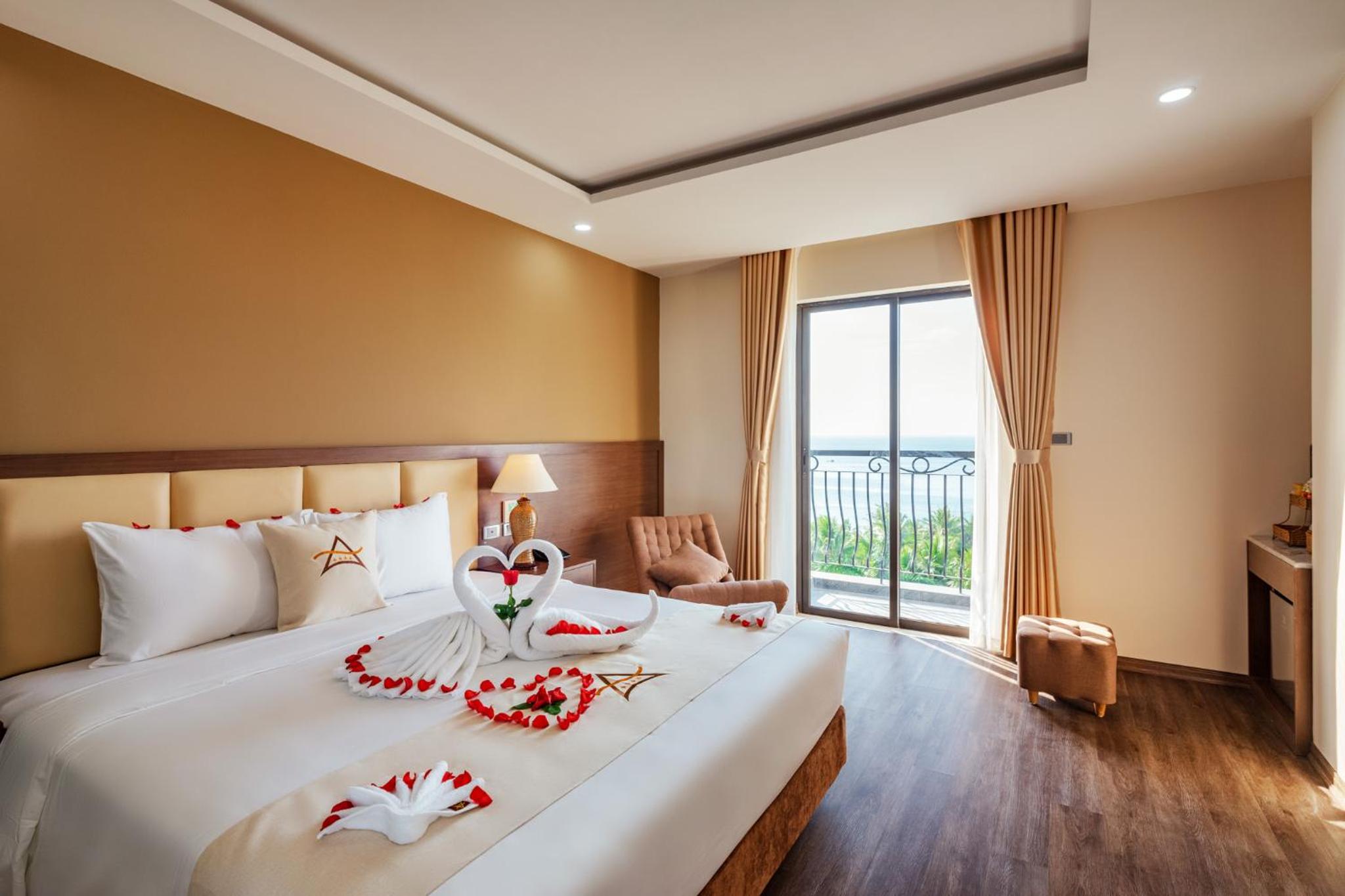 Deluxe Double Room with Balcony and Sea View - Photo 1