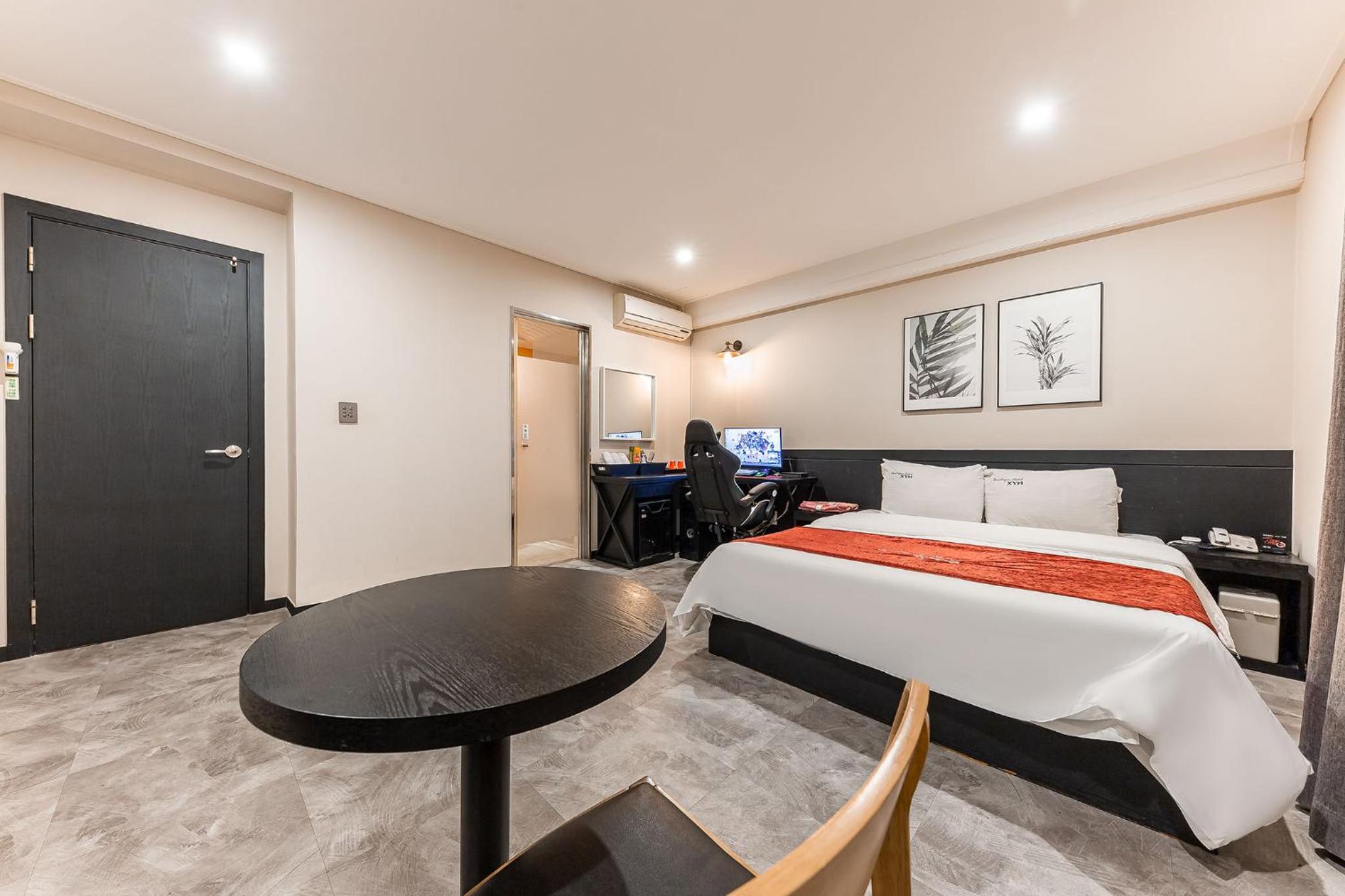 Economy Double Room - Photo 3