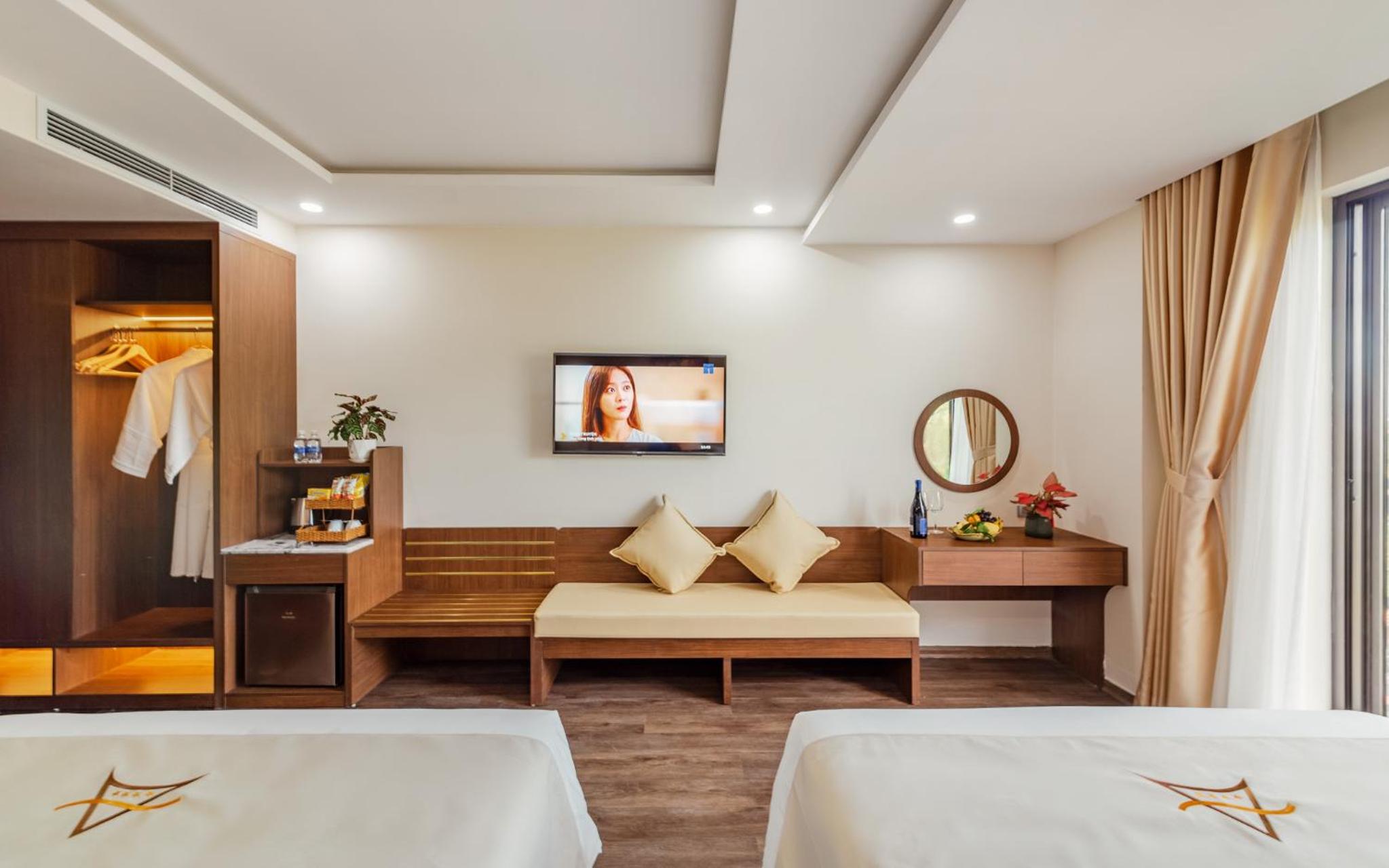 Family Room with Balcony - Photo 2
