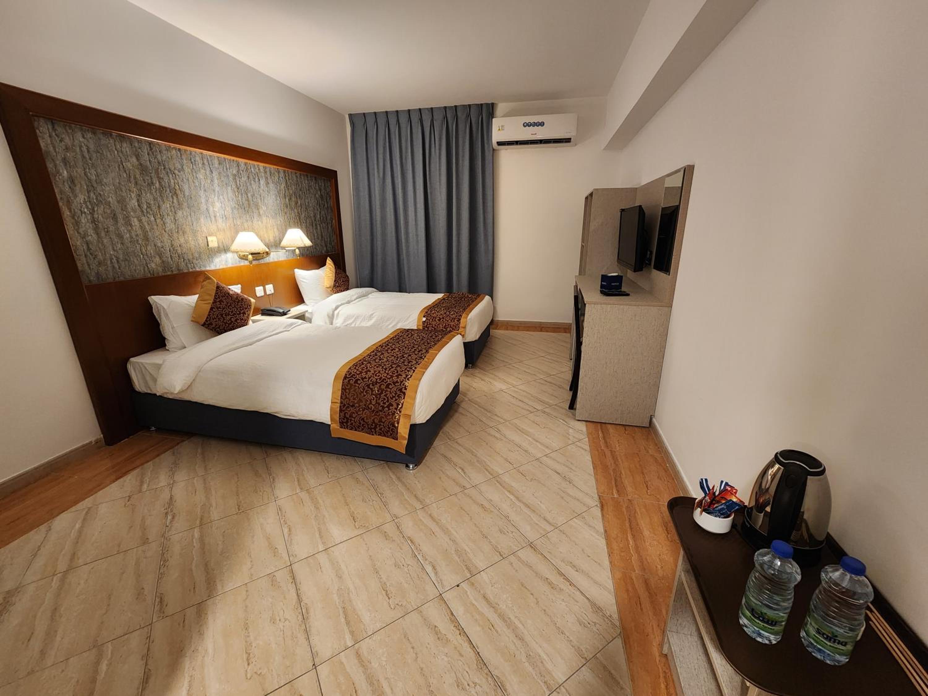 Standard Twin Room photo 3