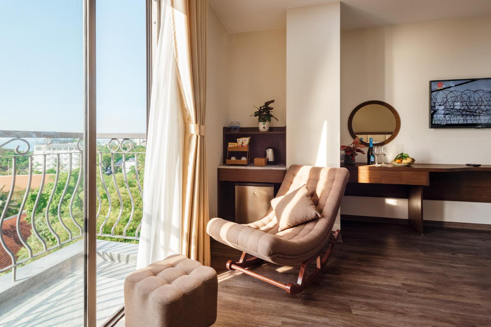 Deluxe Suite with Sea View photo 1