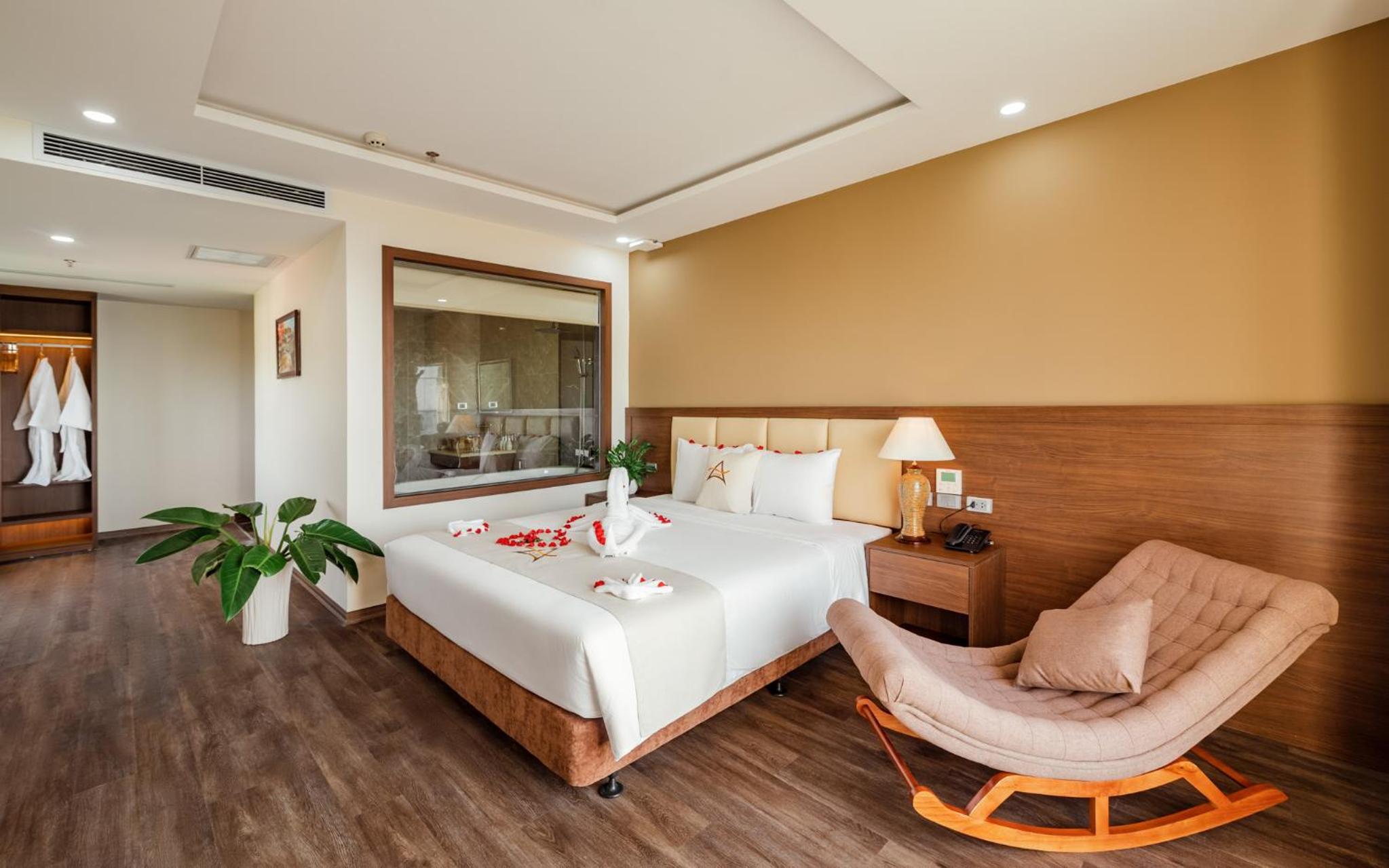 Two-Bedroom Suite - Photo 3