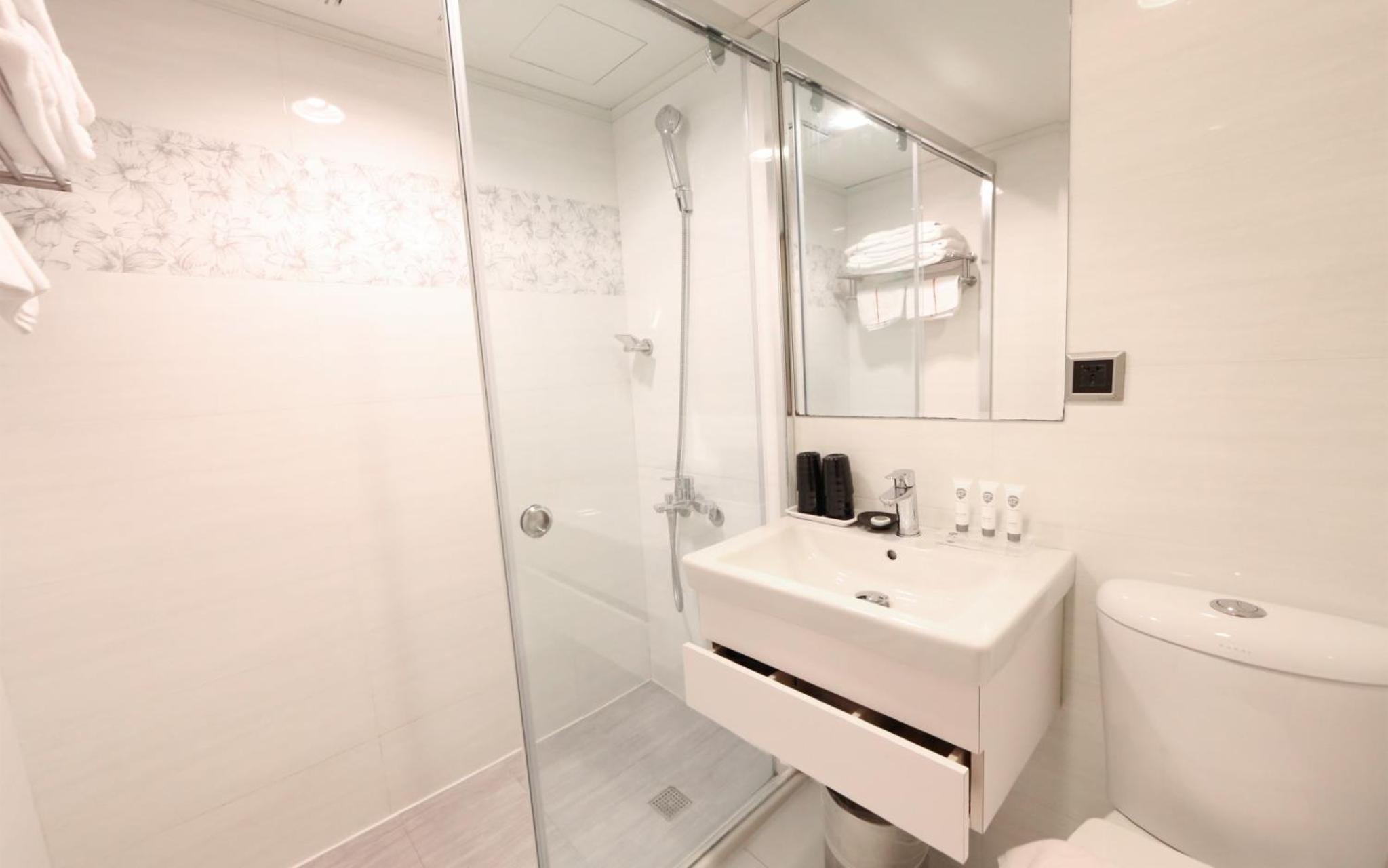 Deluxe Double Room photo 3