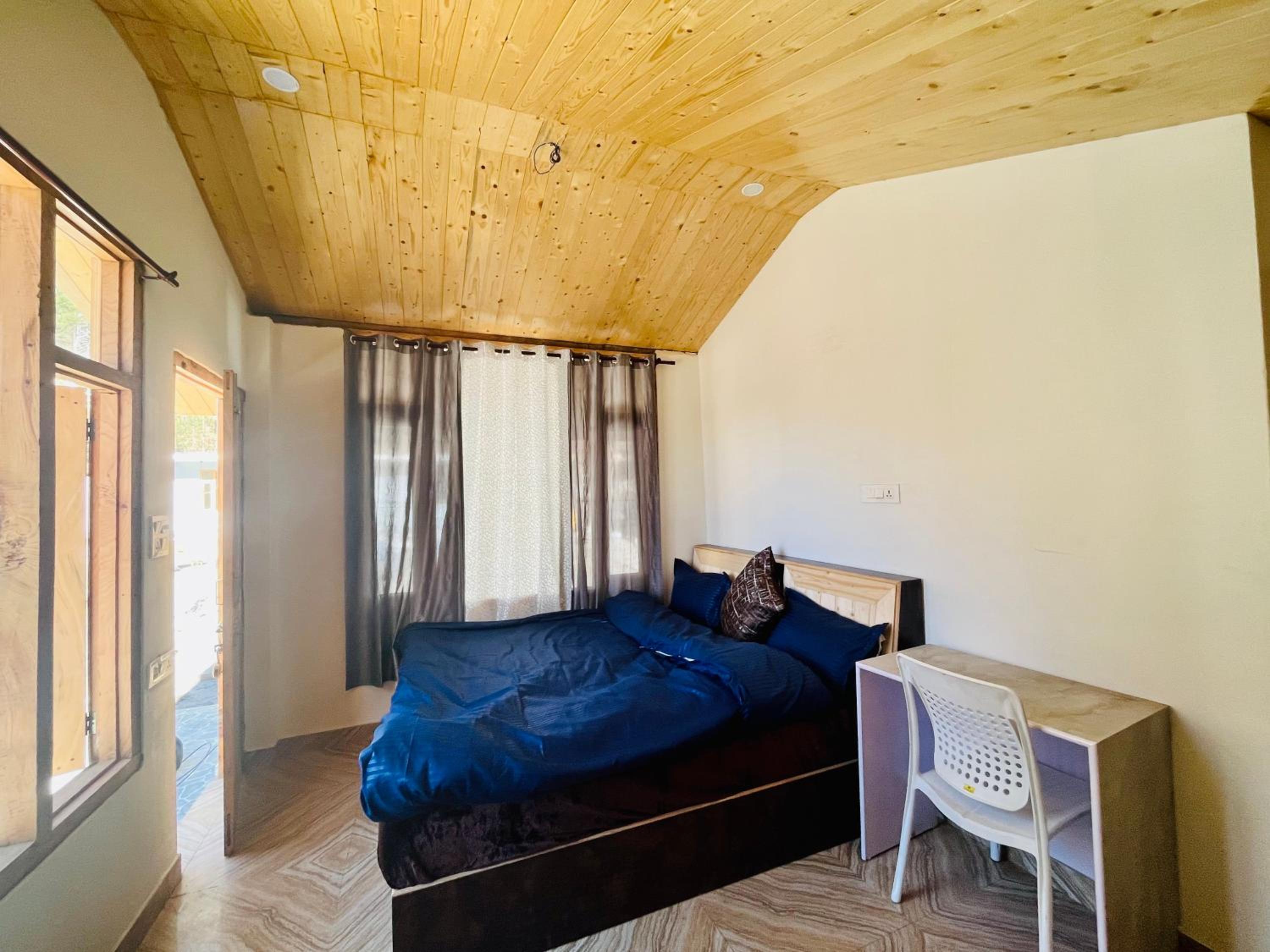 King Room with Mountain View photo 1