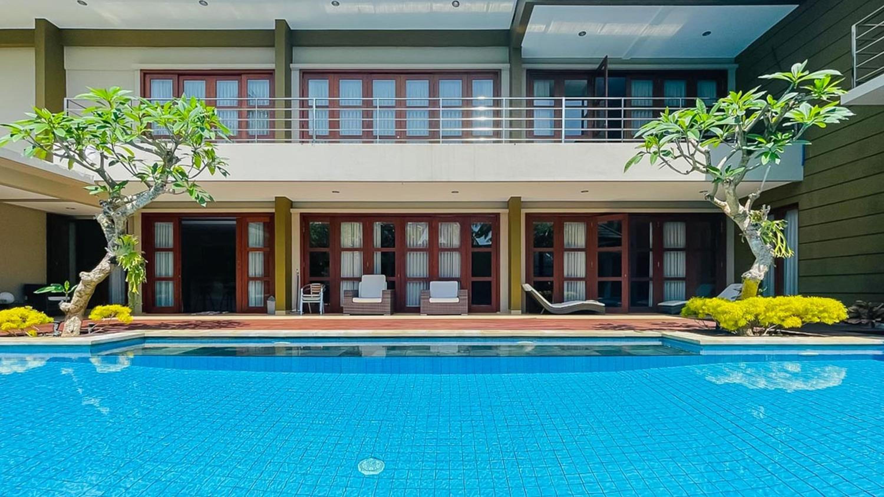 Villa photo 2