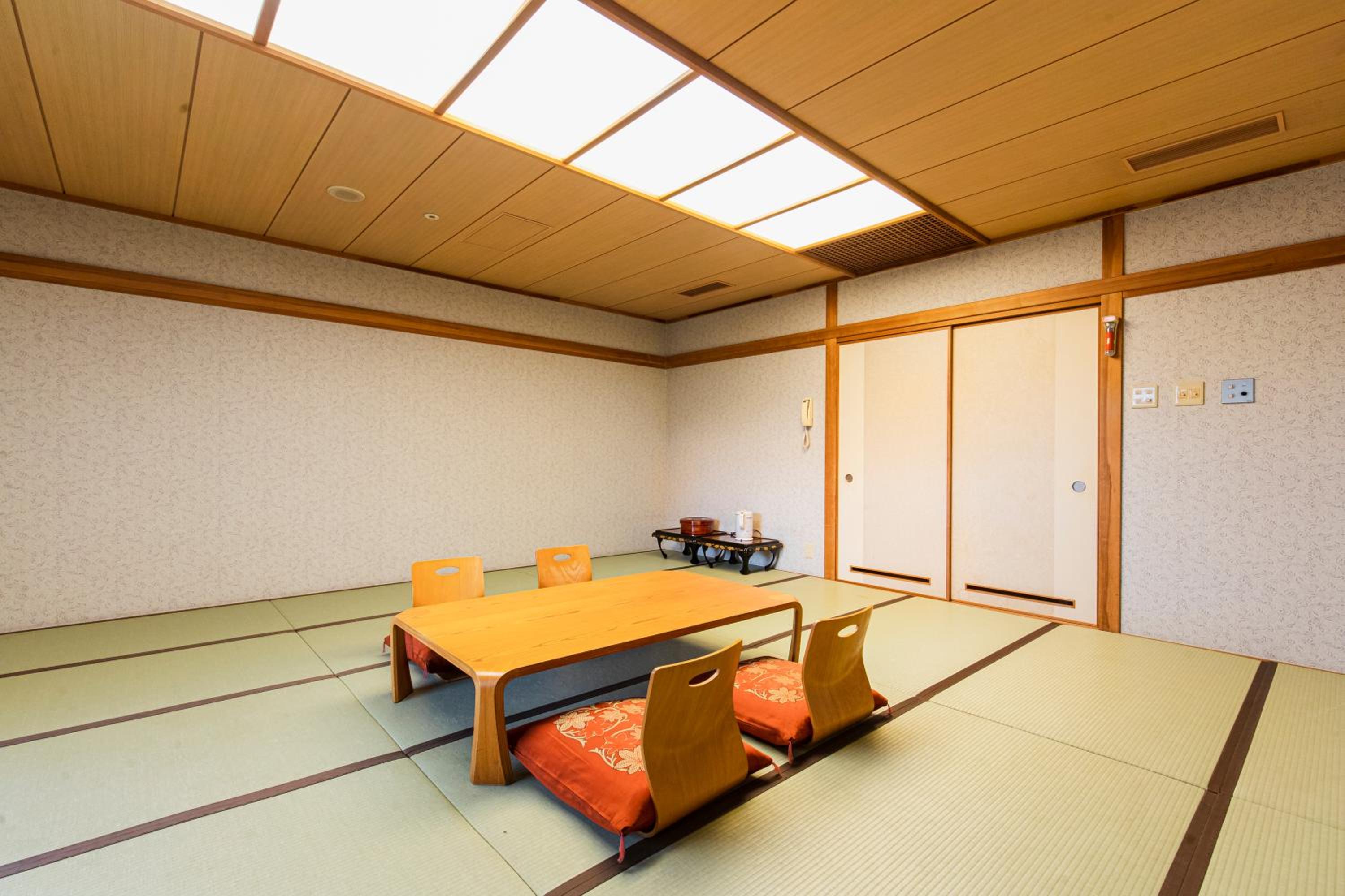 Japanese-Style Superior Room - Photo 6