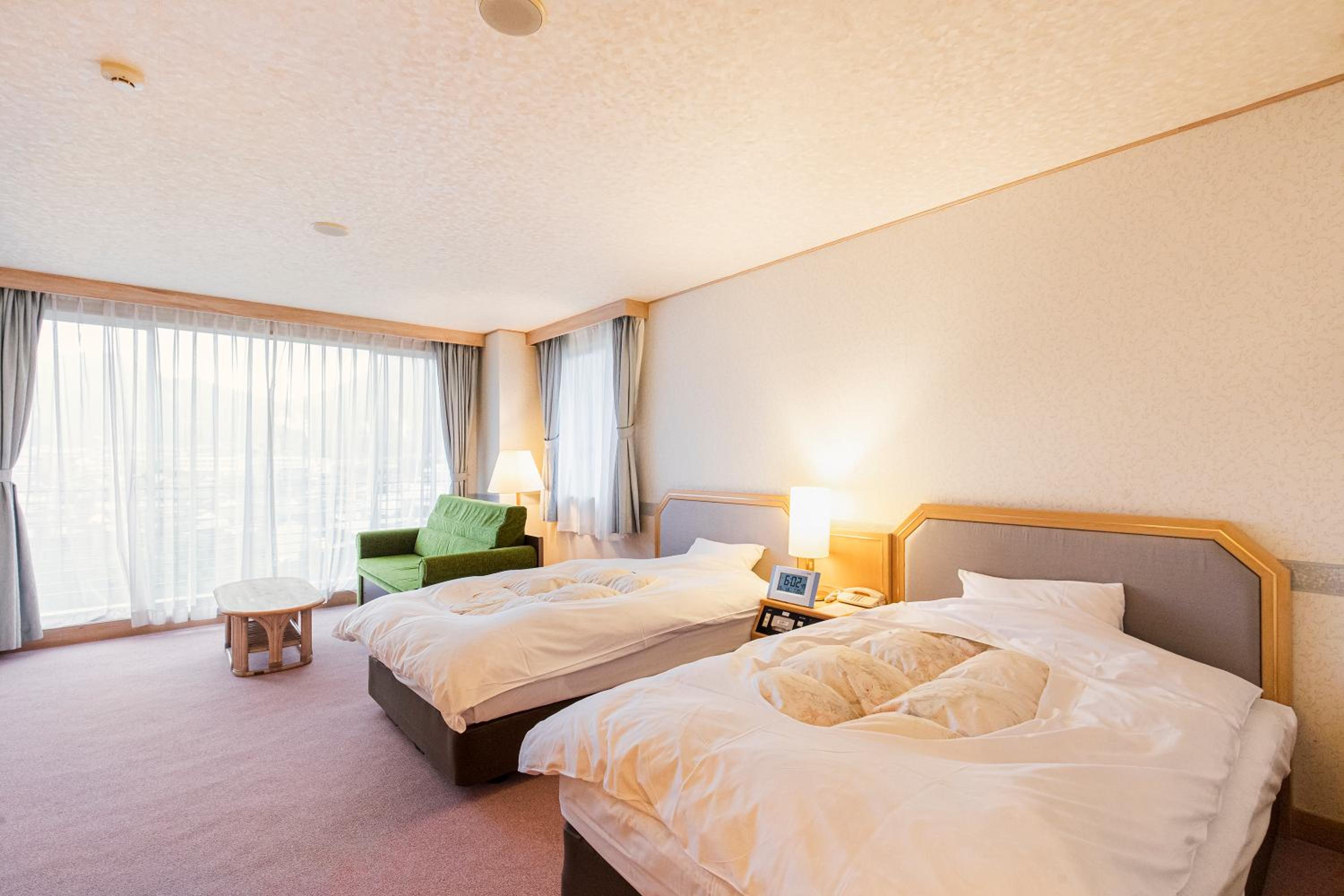 Standard Room with Mountain View