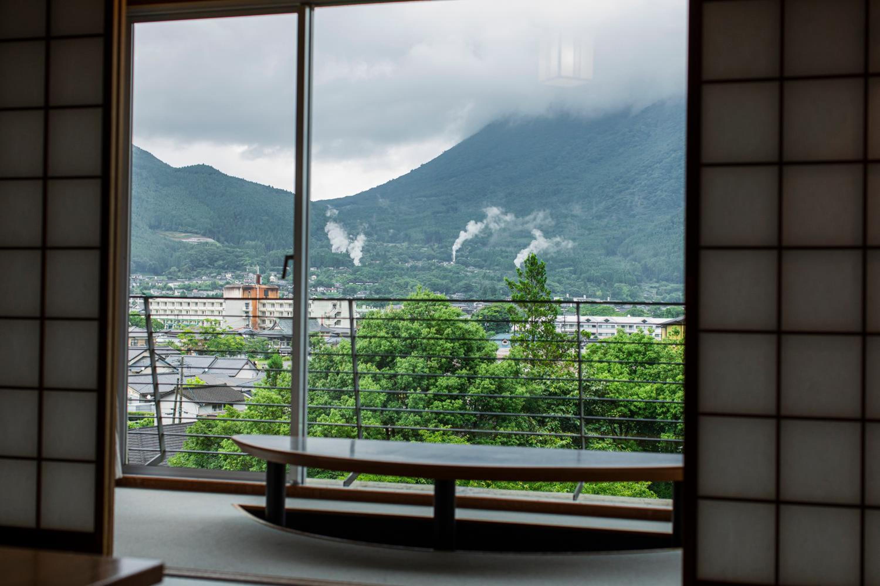 Japanese-Style Standard Room with Mountain View - Photo 4