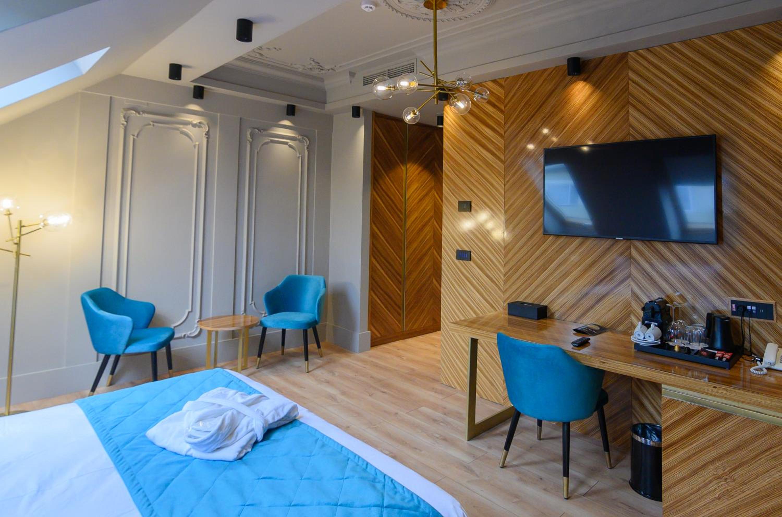 Queen Room photo 1