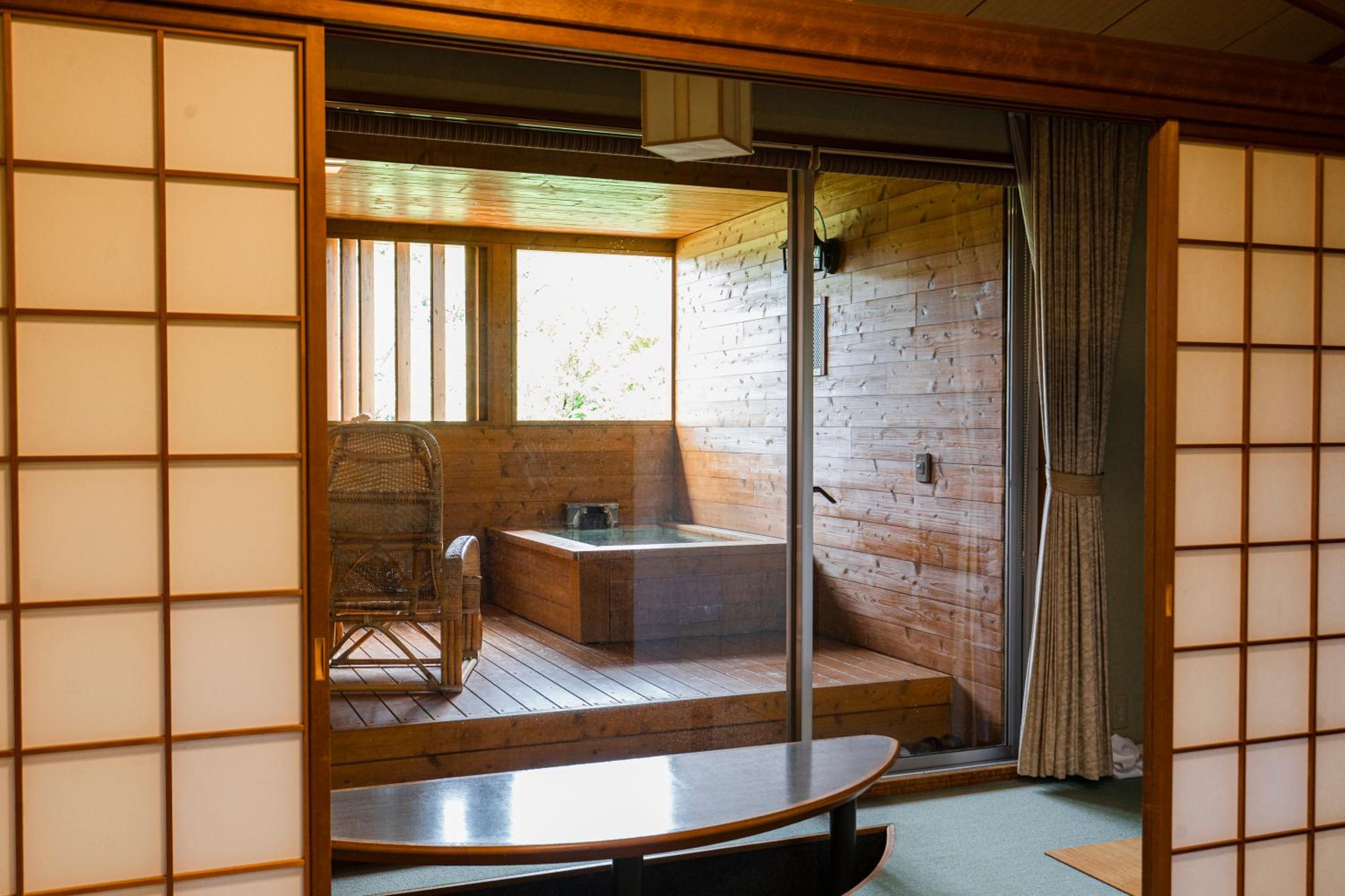 Japanese-Style Standard Room with Open-Air Bath - Photo 15