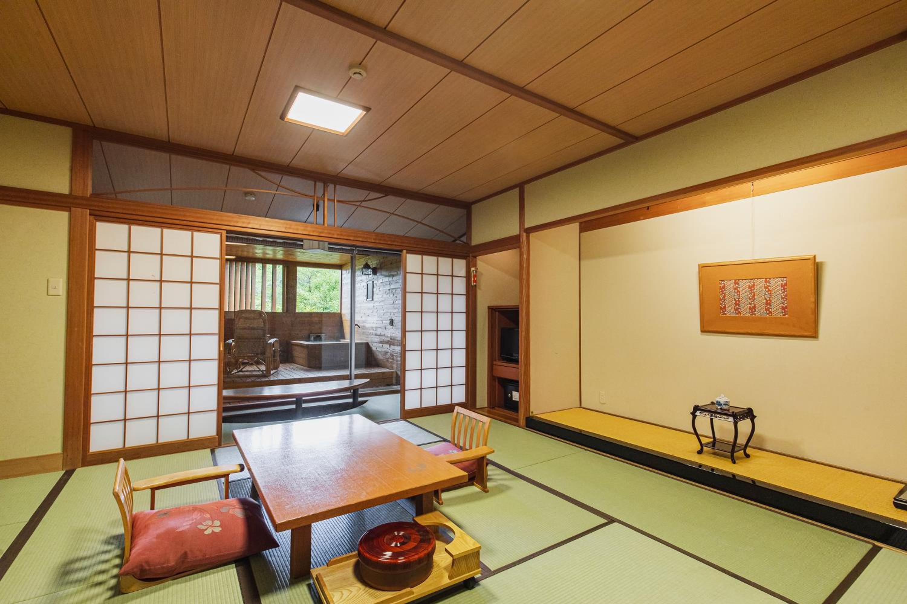 Japanese-Style Standard Room with Open-Air Bath - Photo 5