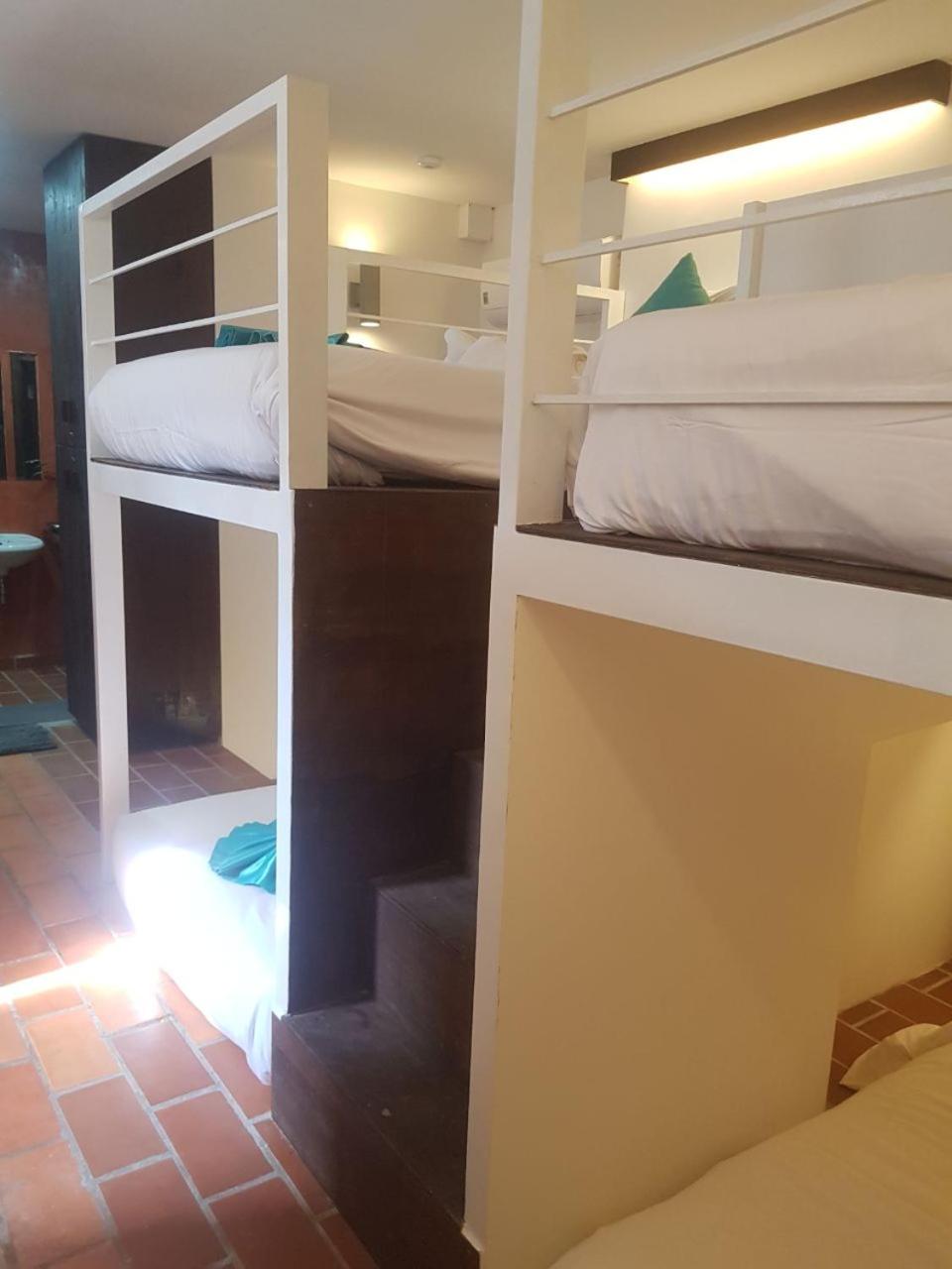 8-Bed Mixed Dormitory Room photo 3