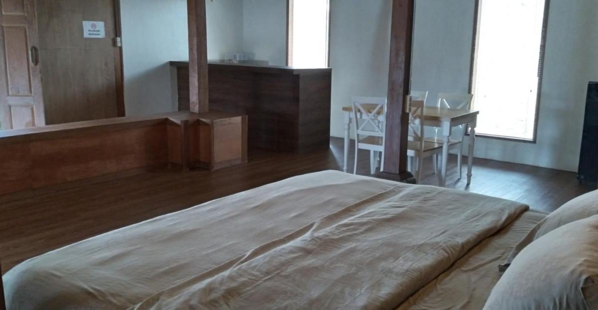 Double or Twin Room with City View photo 2