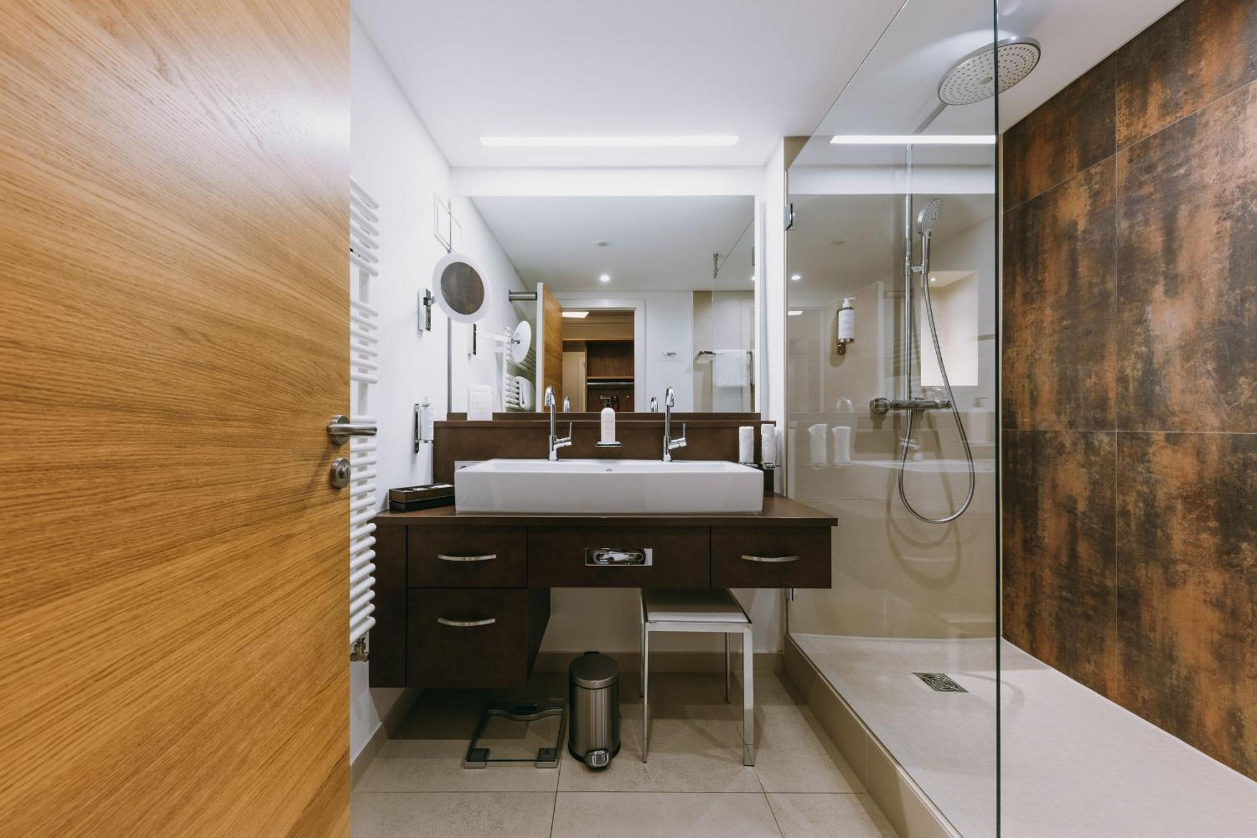 Junior Suite with Balcony photo 3