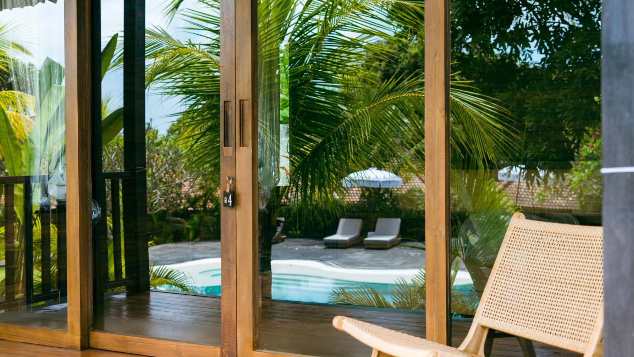 Double Room with Pool View - Photo 6