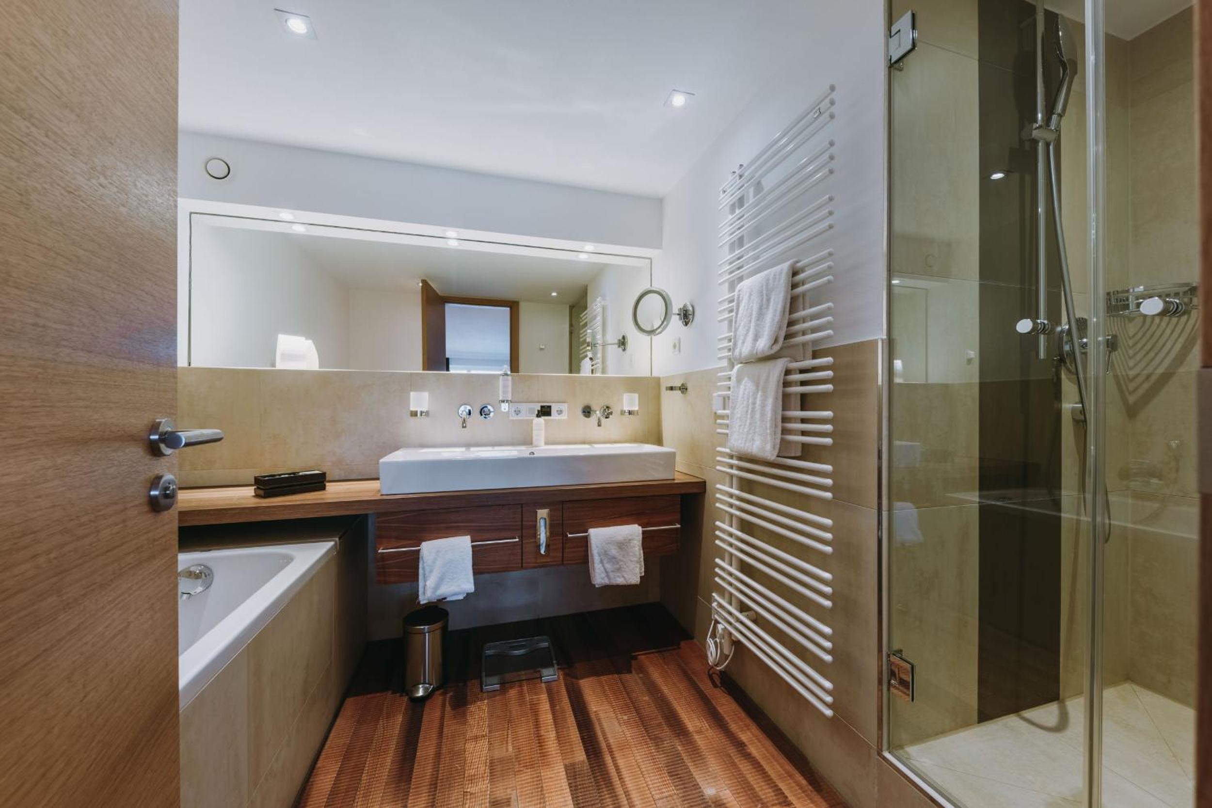 Suite with Mountain View photo 2