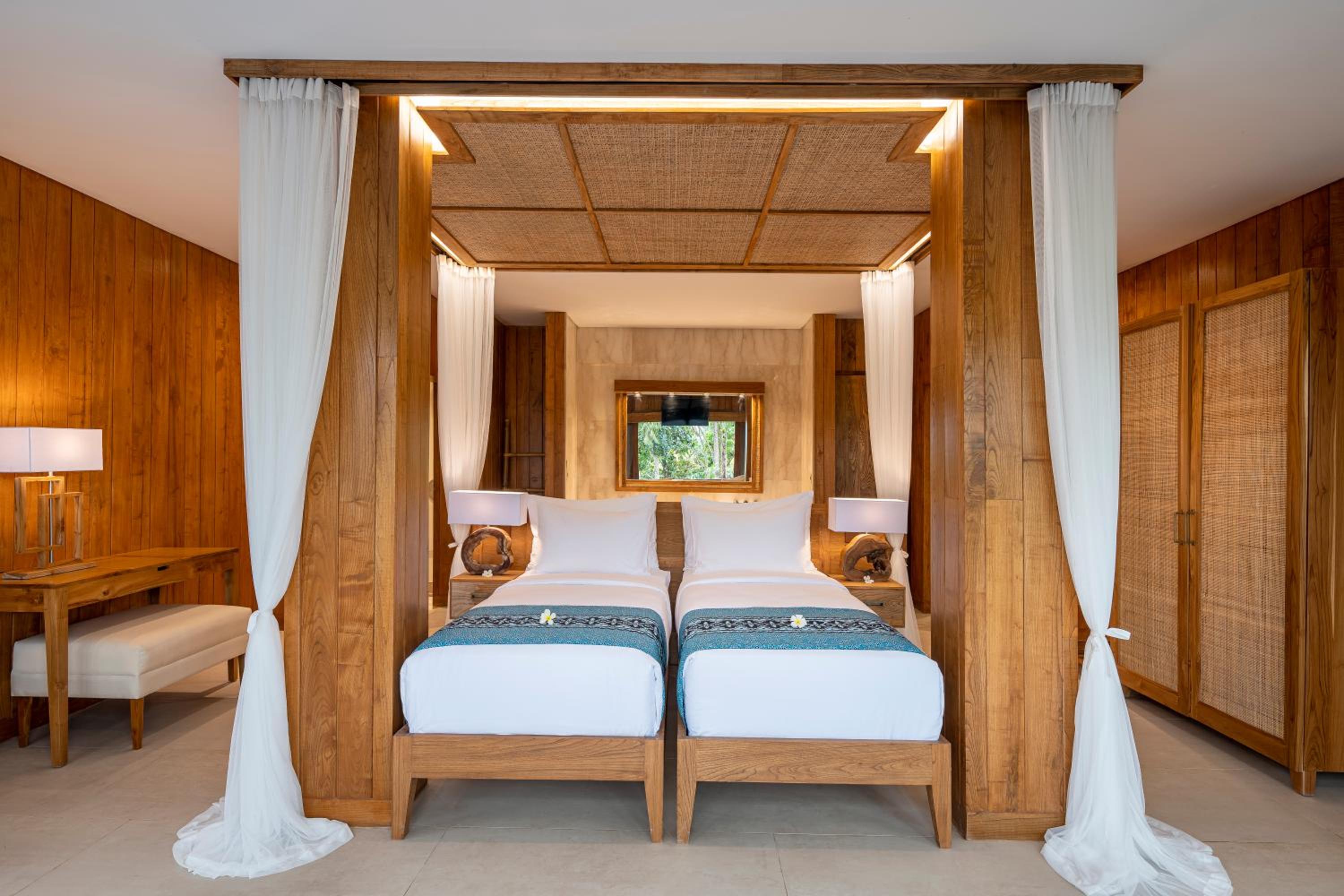 Jungle Suite Twin with Daily Scheduled Activities  - Photo 10