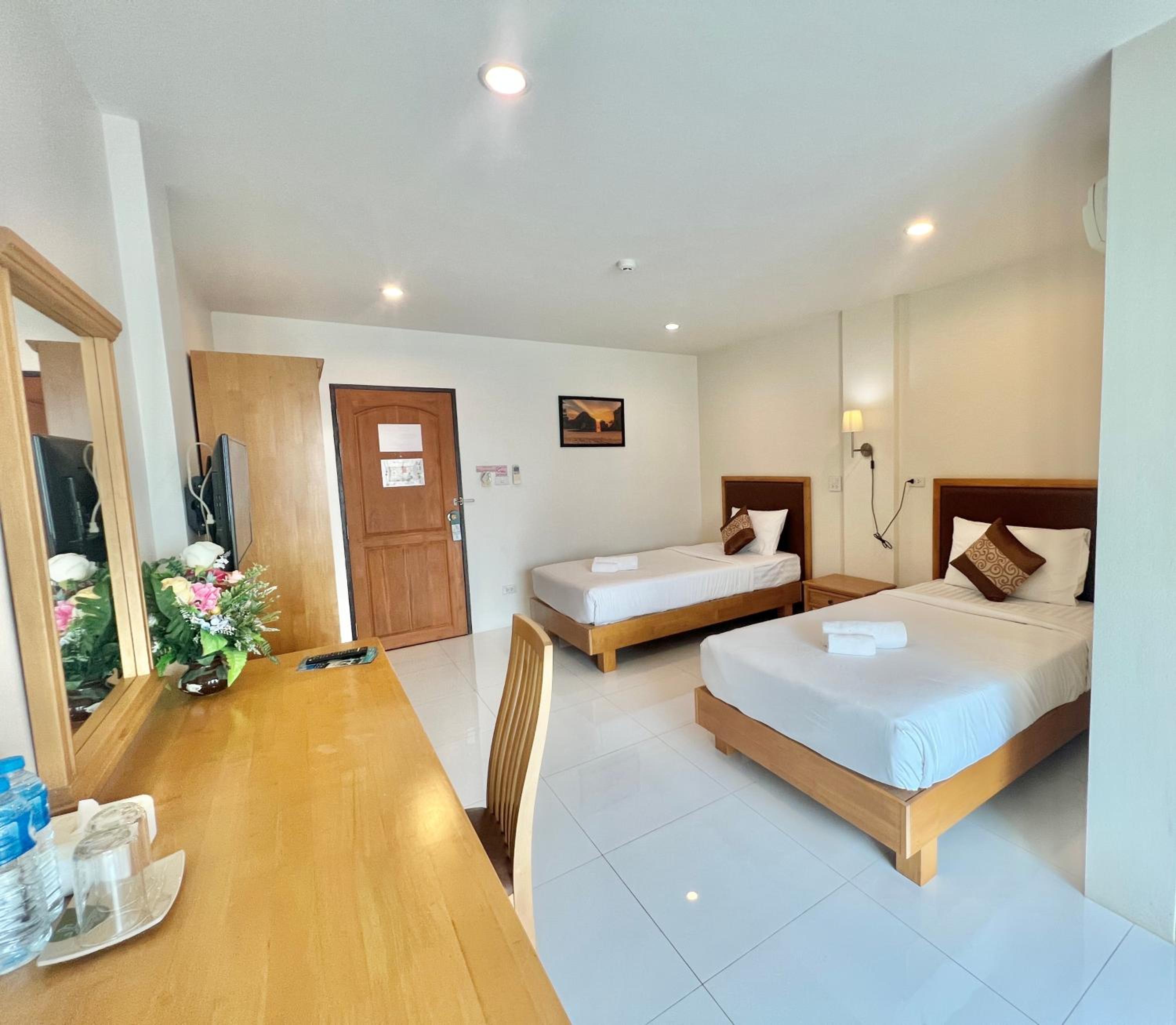 Deluxe Twin Room photo 3