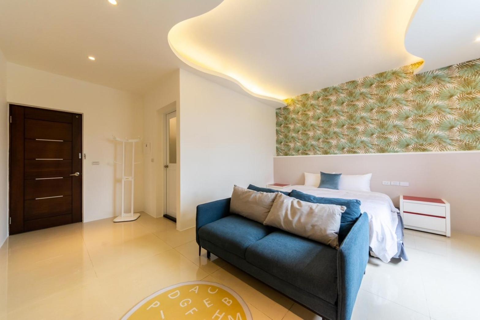 Deluxe Double Room with Balcony - Photo 7