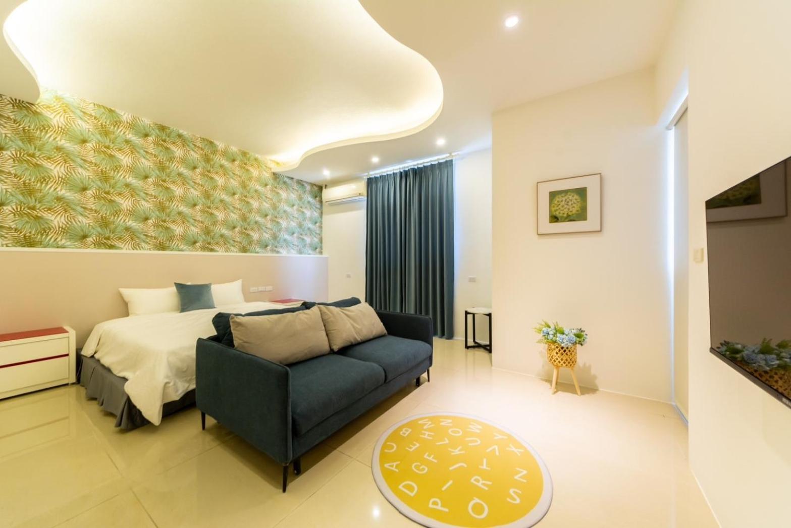 Deluxe Double Room with Balcony - Photo 6