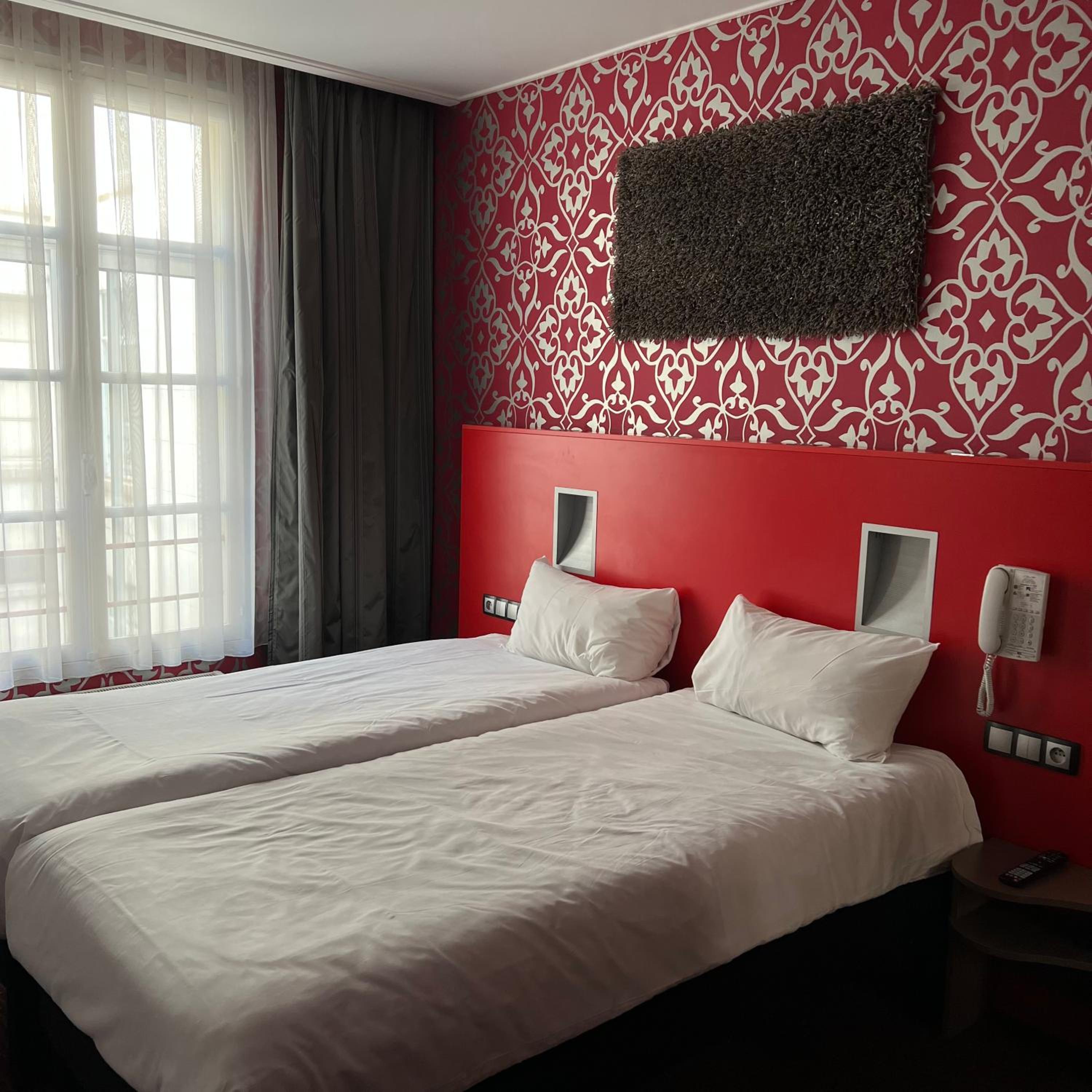 Standard Twin Room - Photo 1