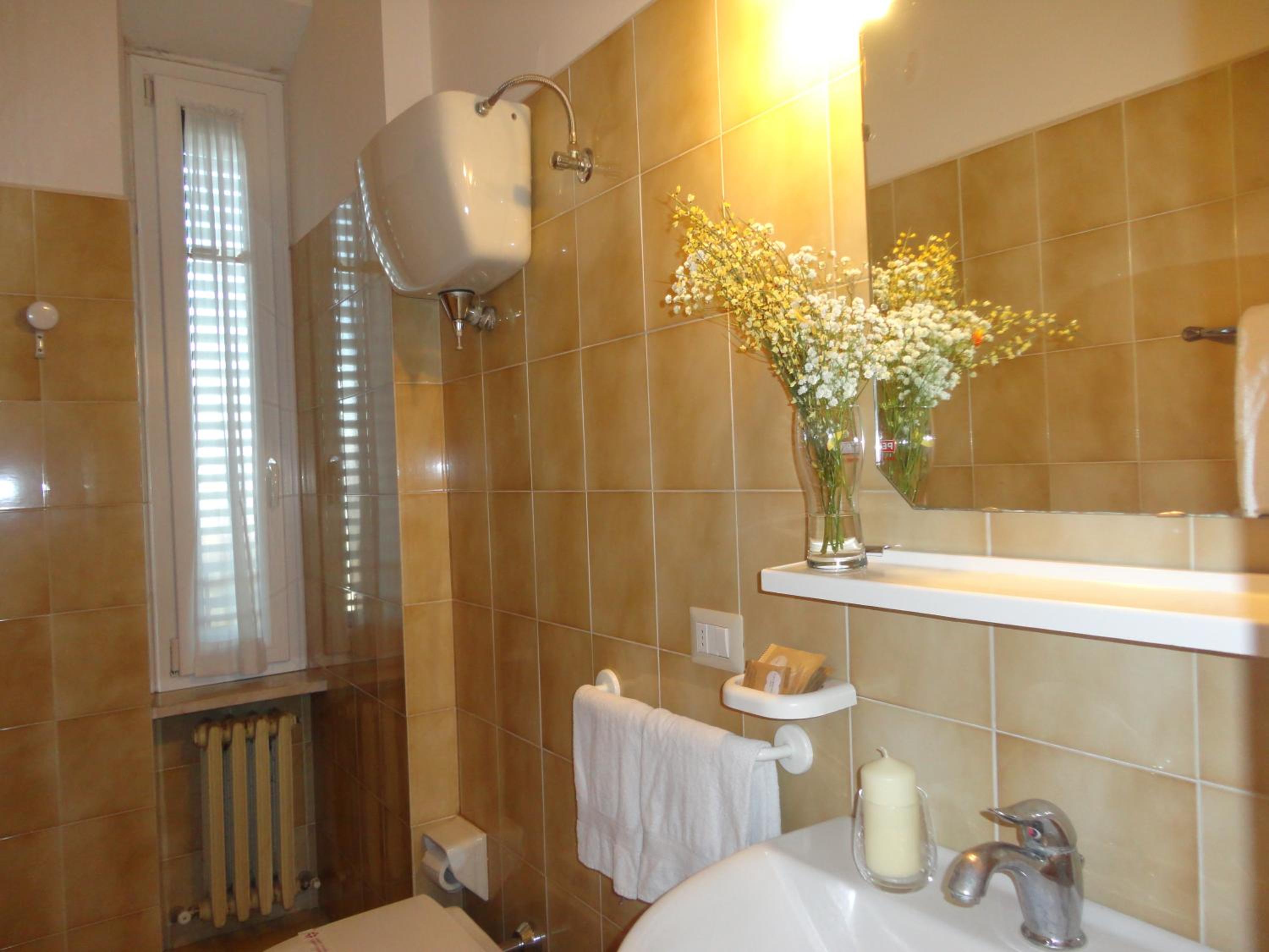 Triple Room with View - Photo 4