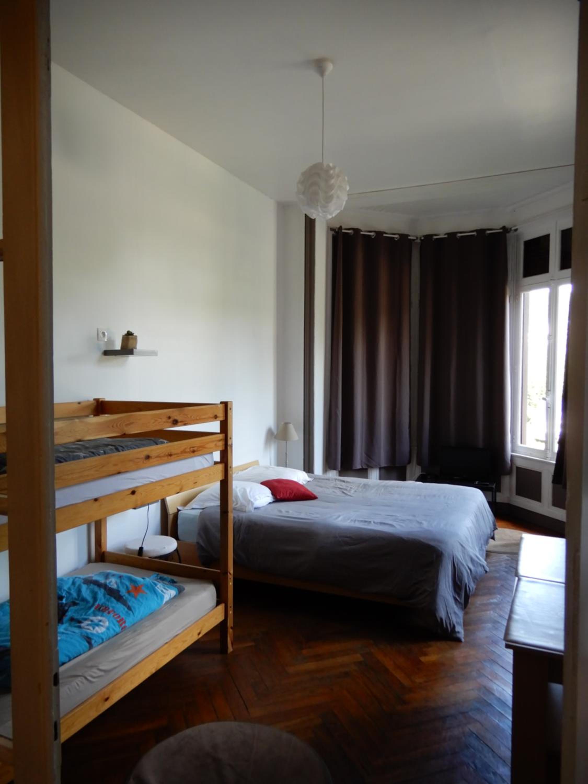 One-Bedroom Apartment - Photo 3