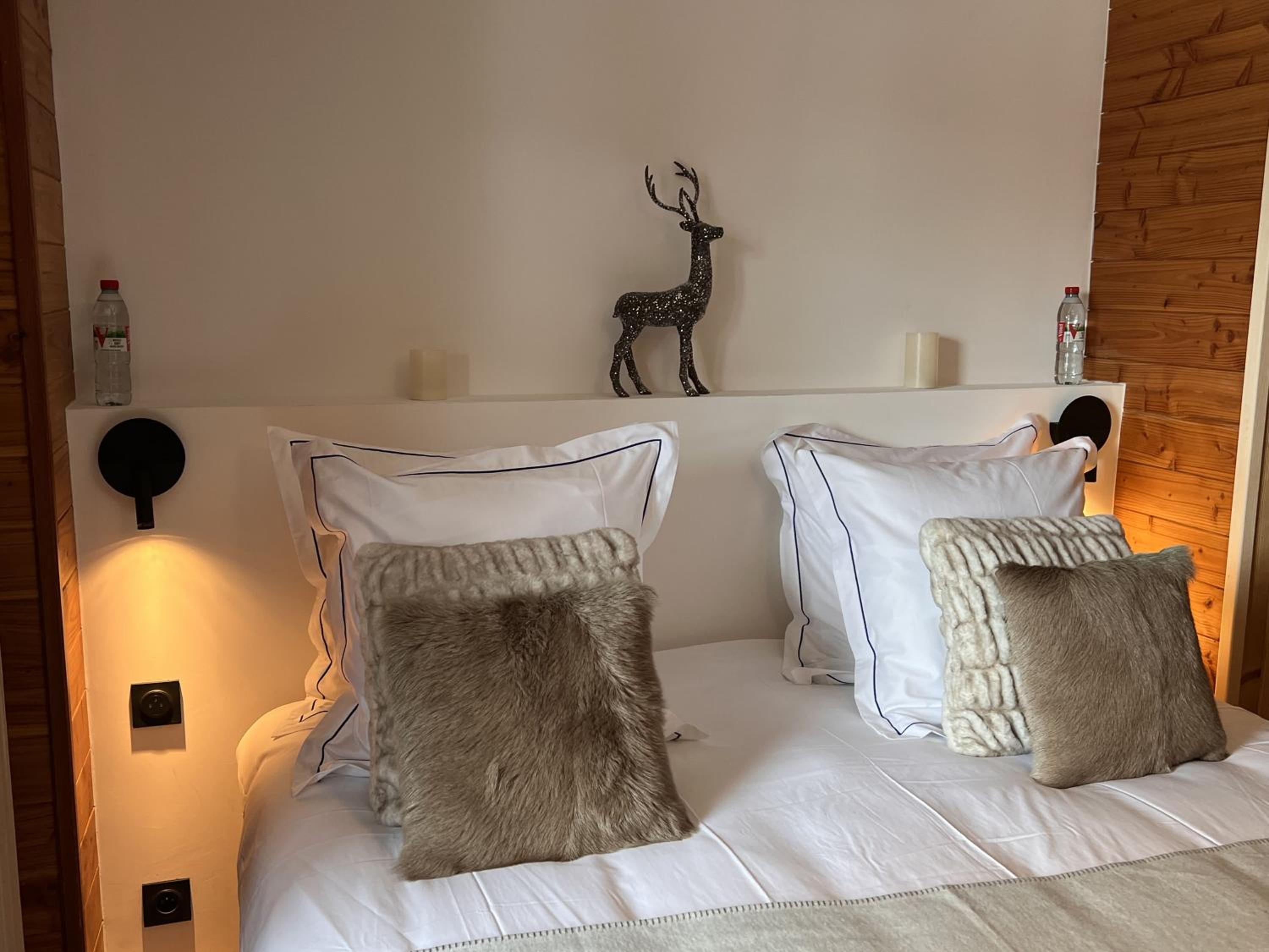 Deluxe Double or Twin Room with Mountain View