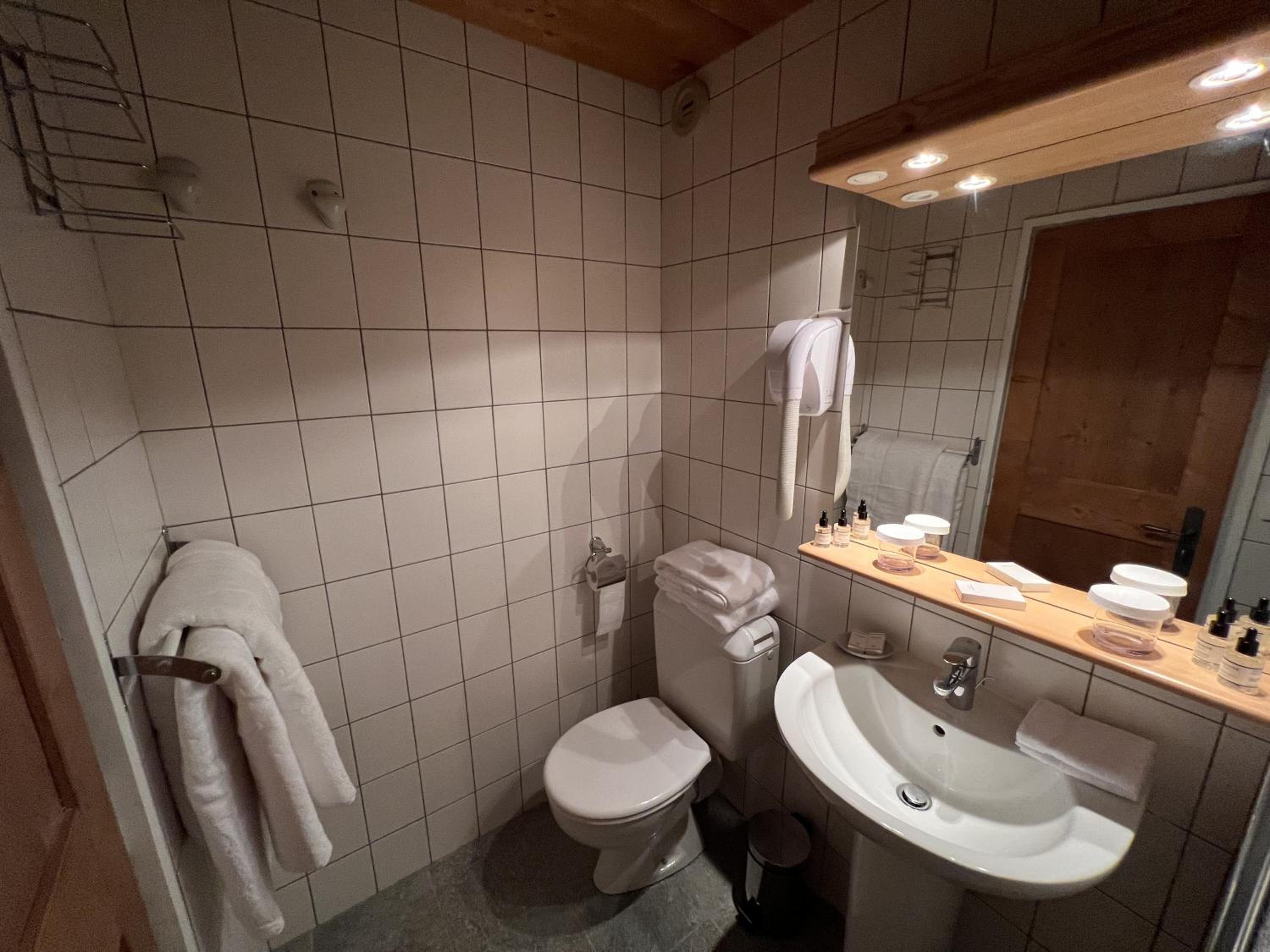 Superior Double or Twin Room with City View photo 2