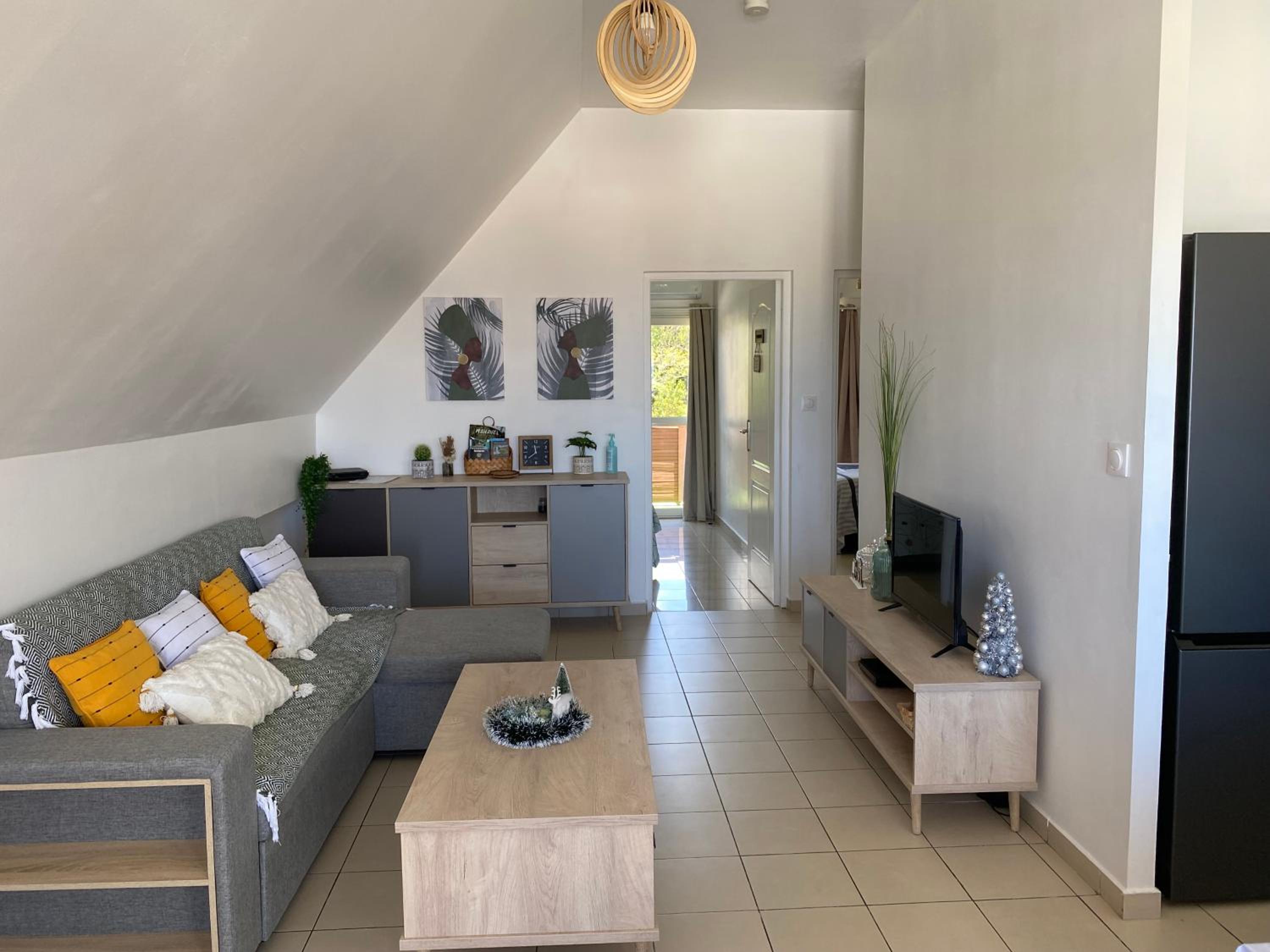 Two-Bedroom Apartment - Photo 4