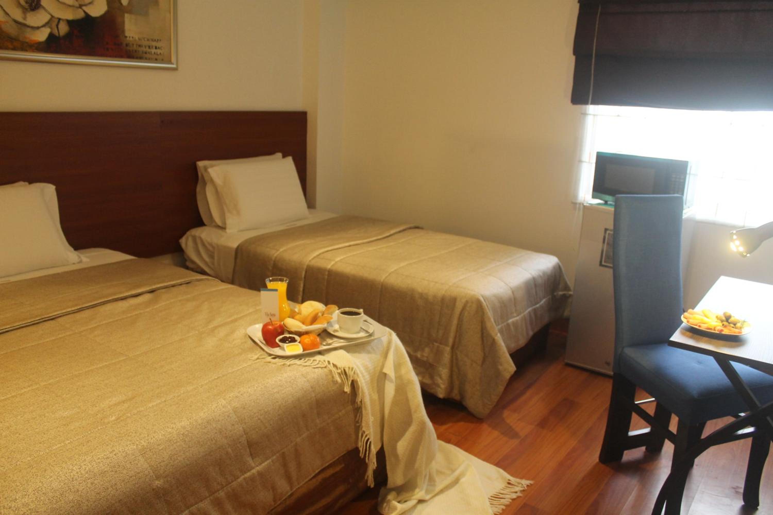 Standard Twin Room - Photo 1