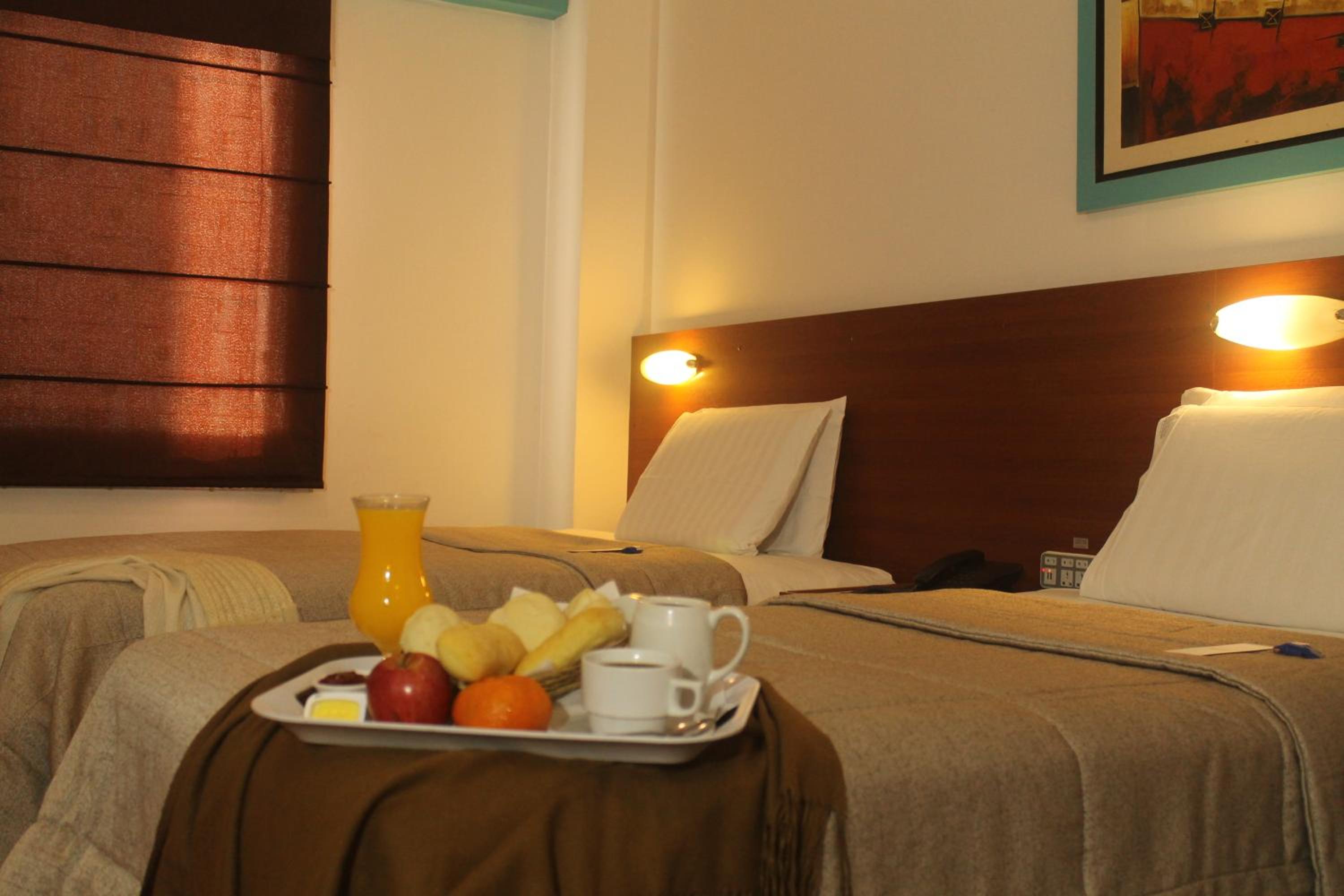 Standard Twin Room - Photo 2