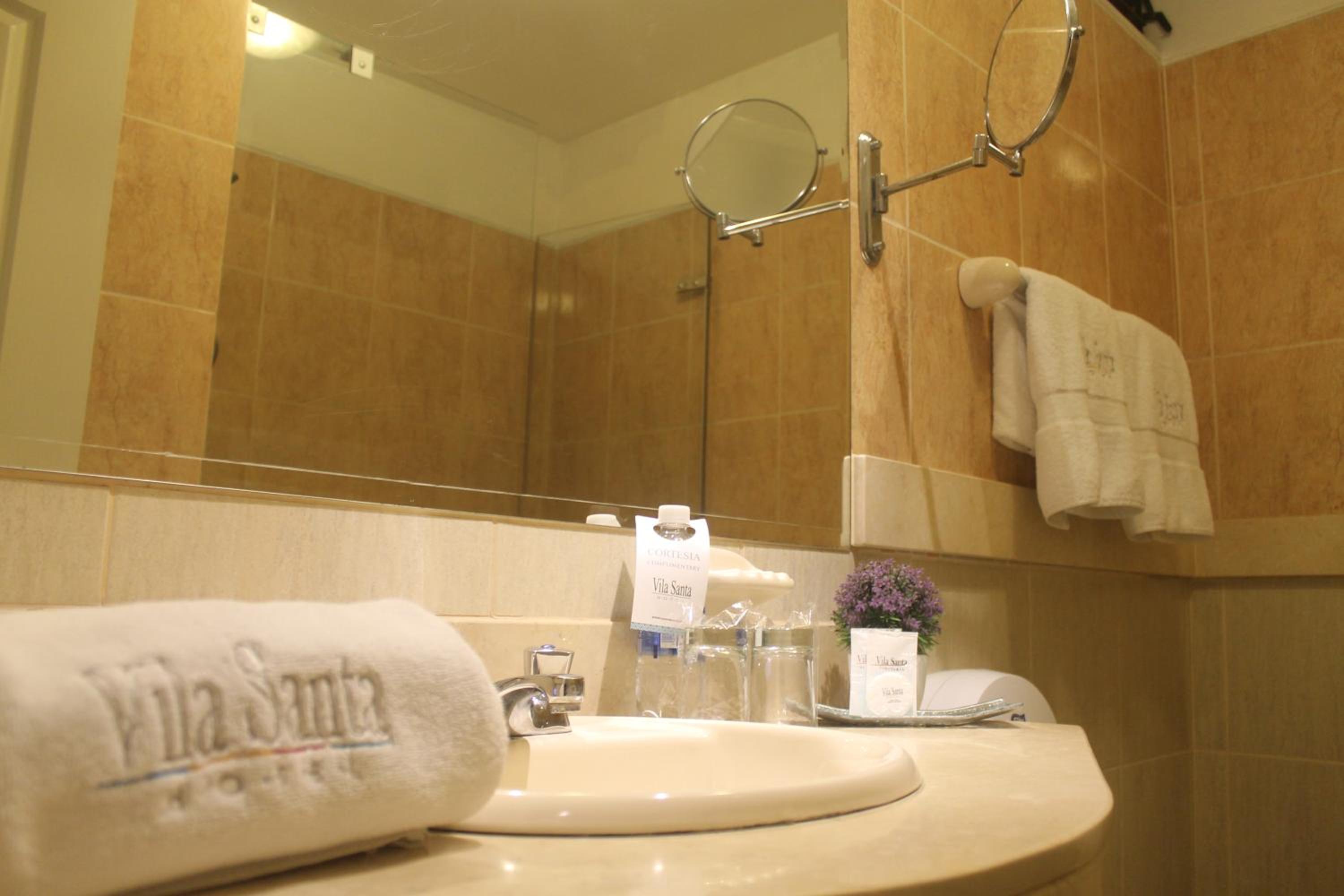 Standard Triple Room - Photo 4