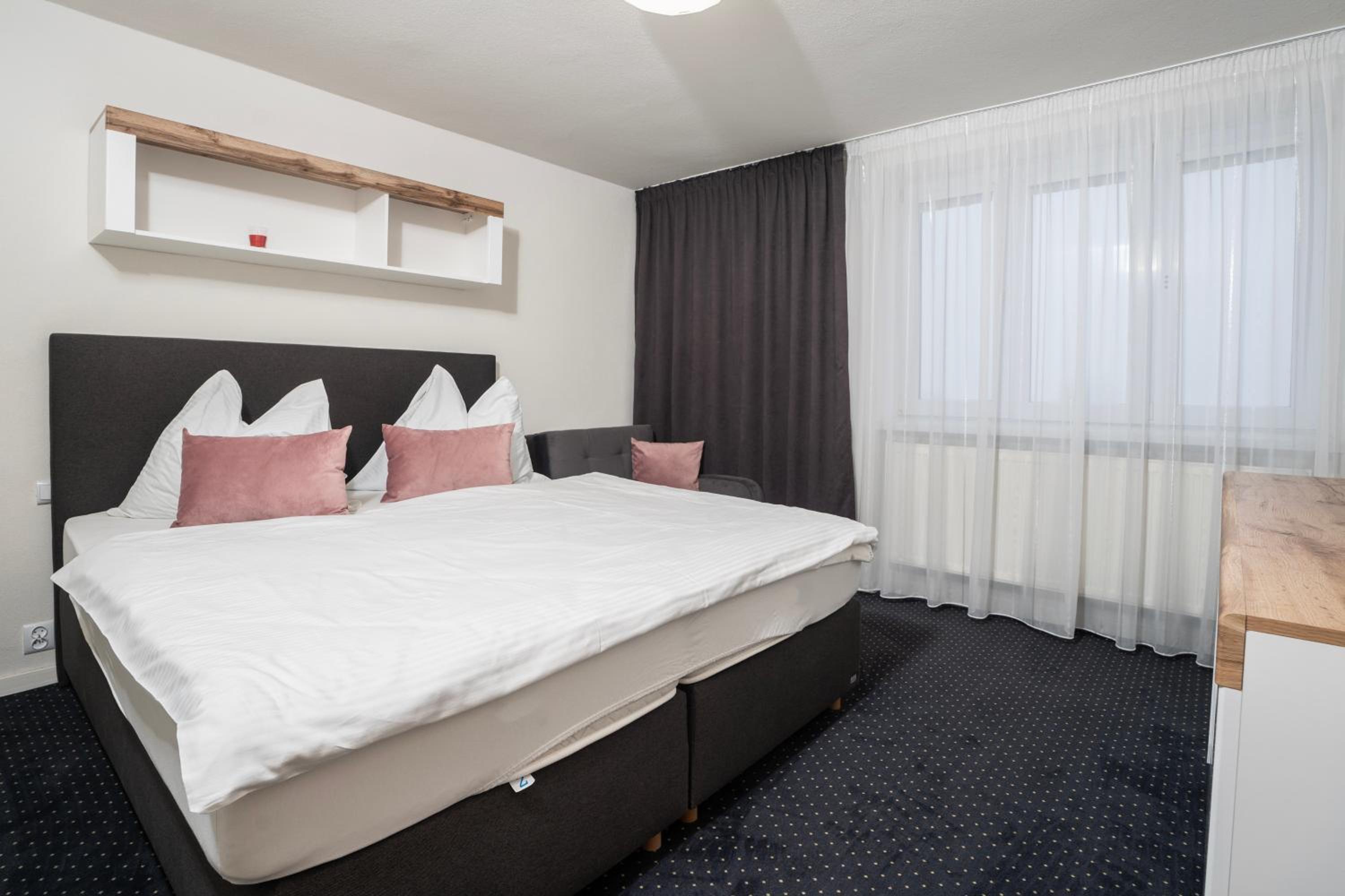 Two-Bedroom Apartment - Photo 7