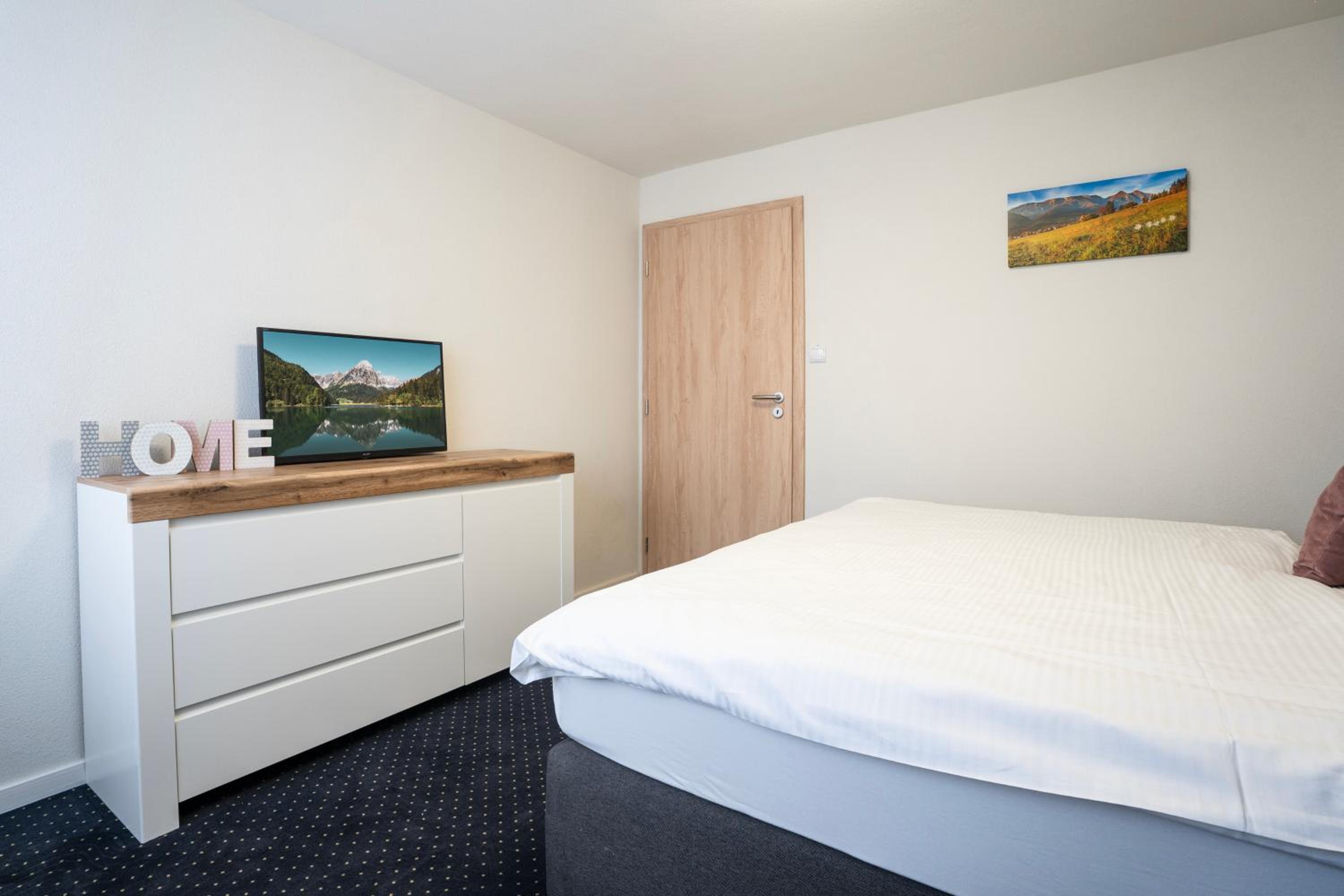 Two-Bedroom Apartment - Photo 9