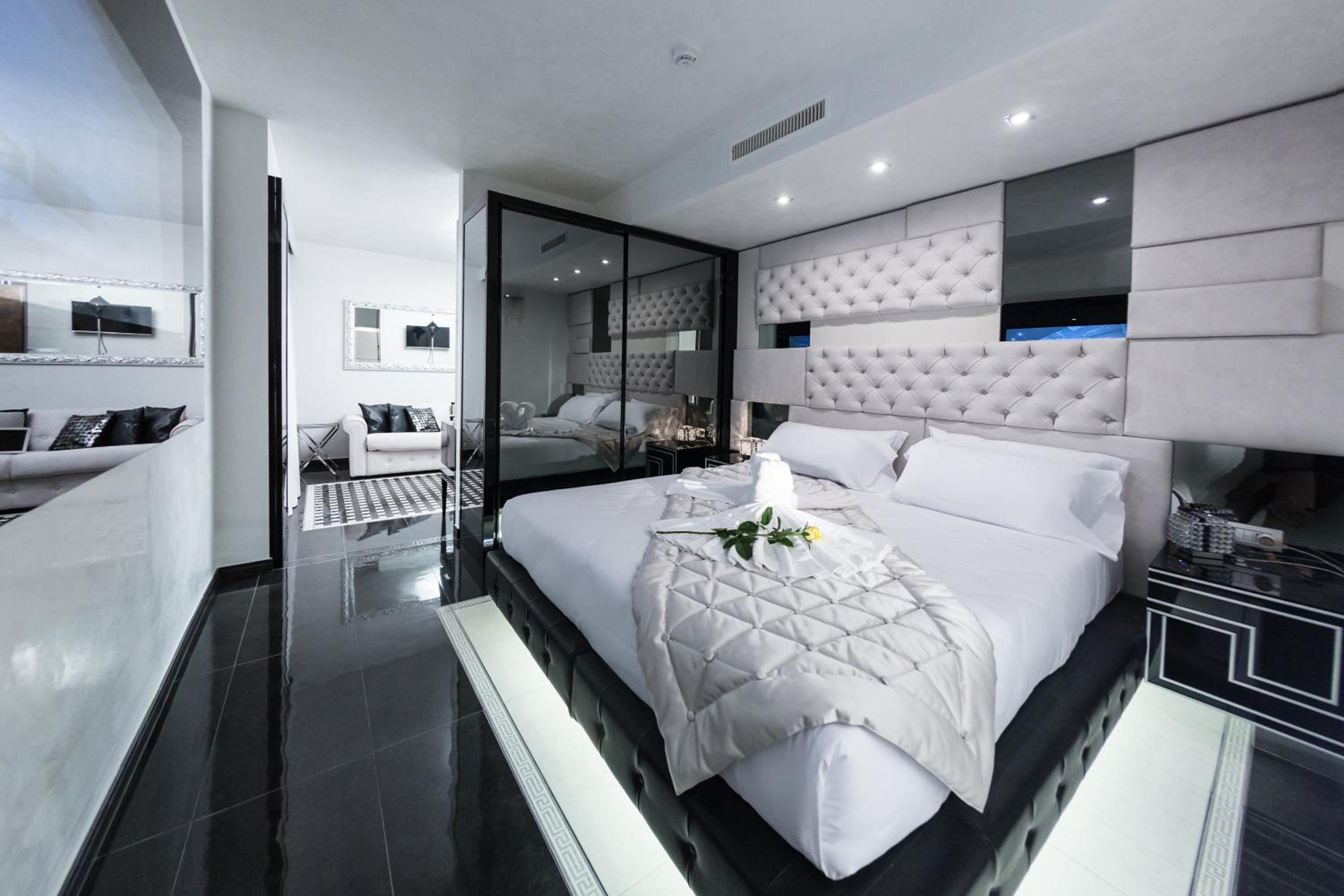 Junior Suite - Photo 22