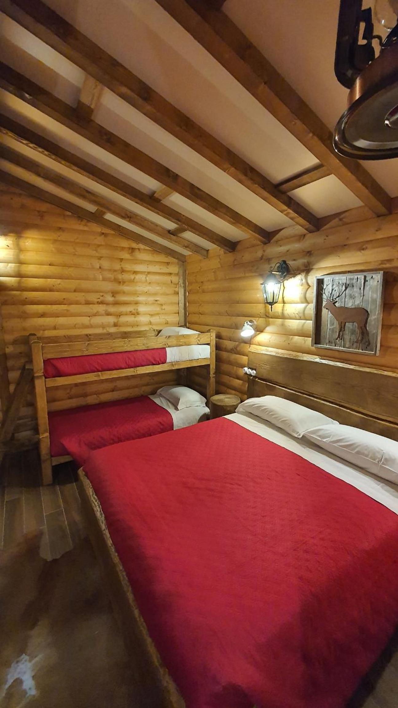 Deluxe Family Room - Photo 3