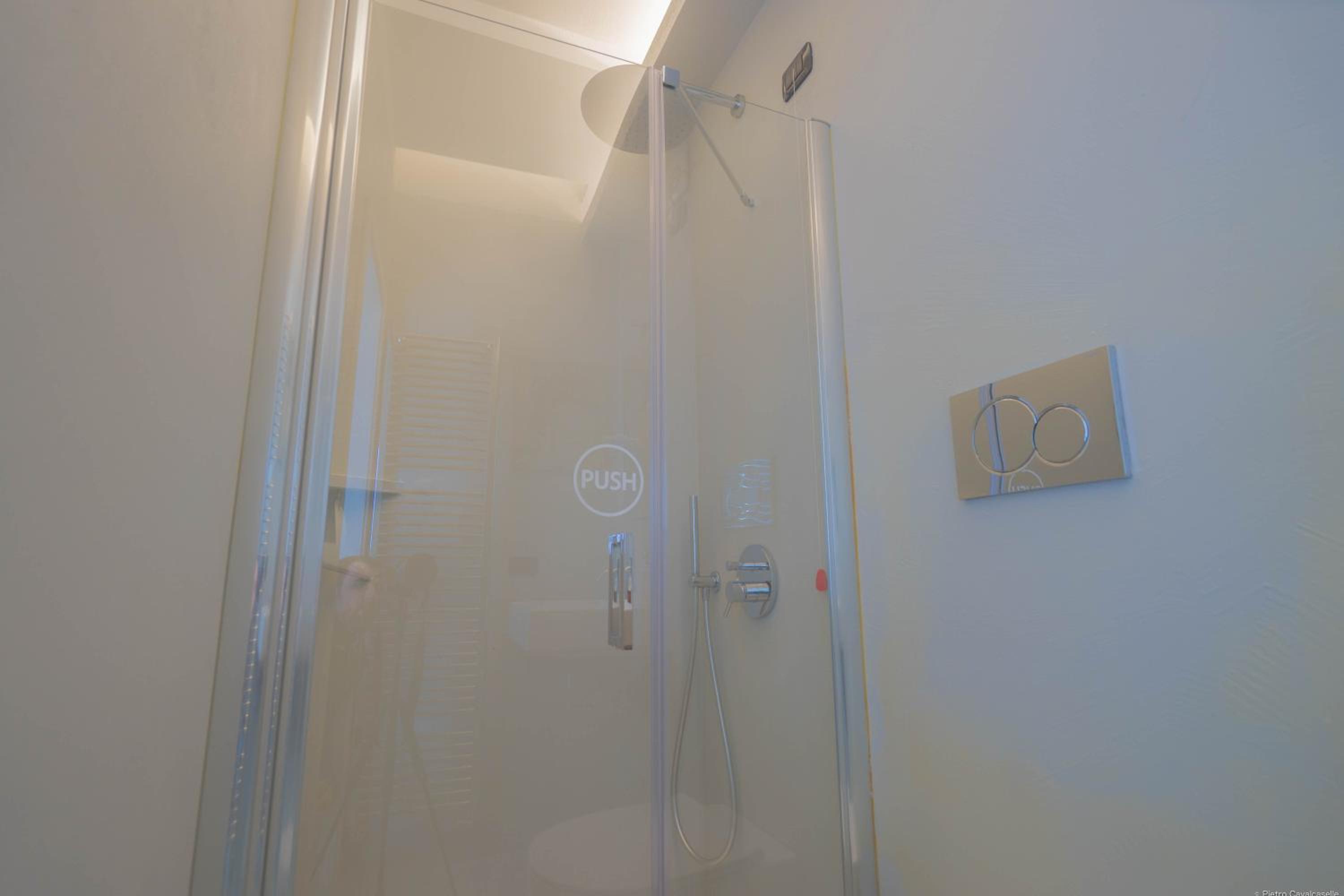 Standard Double Room - Photo 3