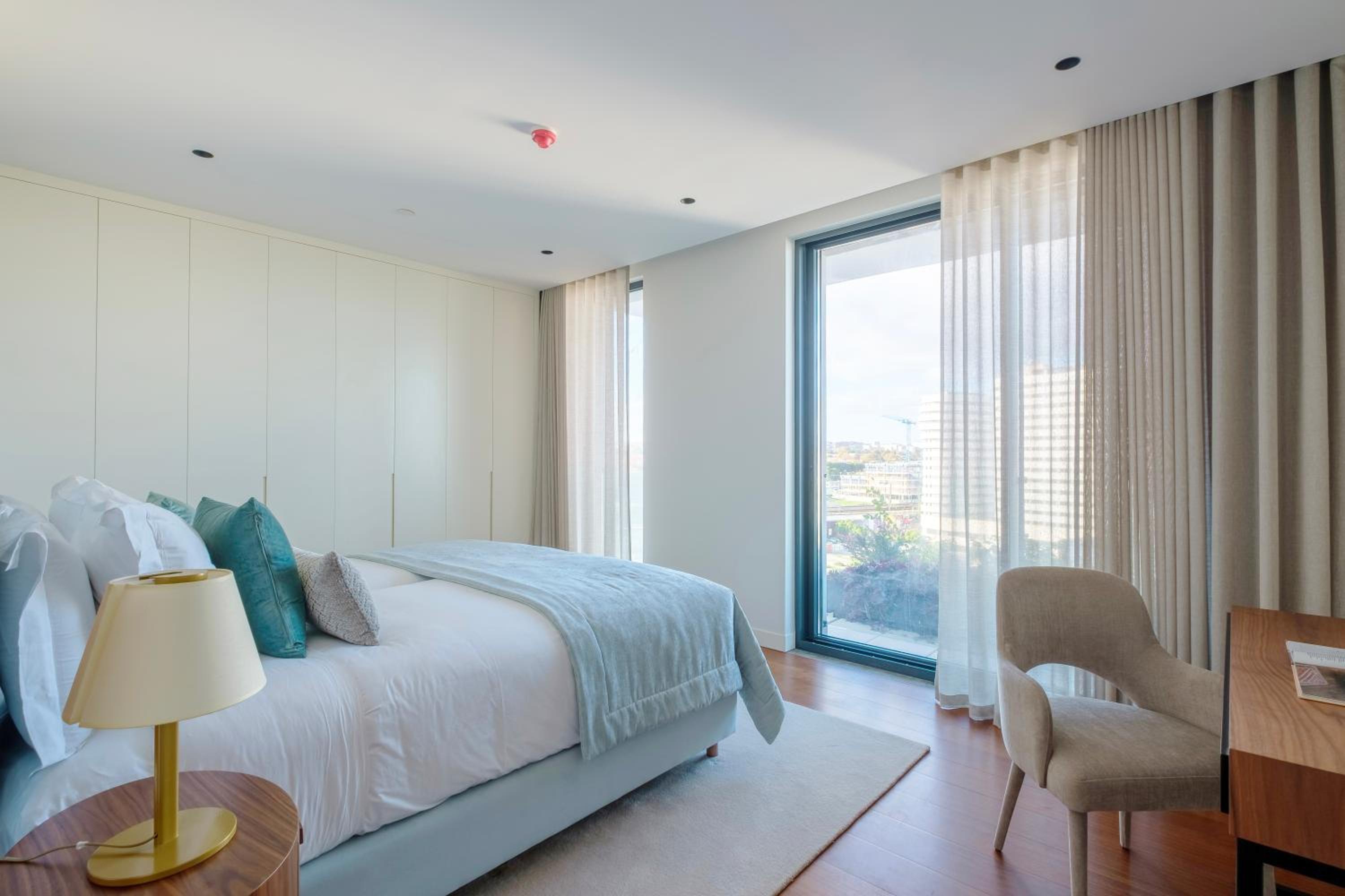 One-Bedroom Apartment - Photo 1