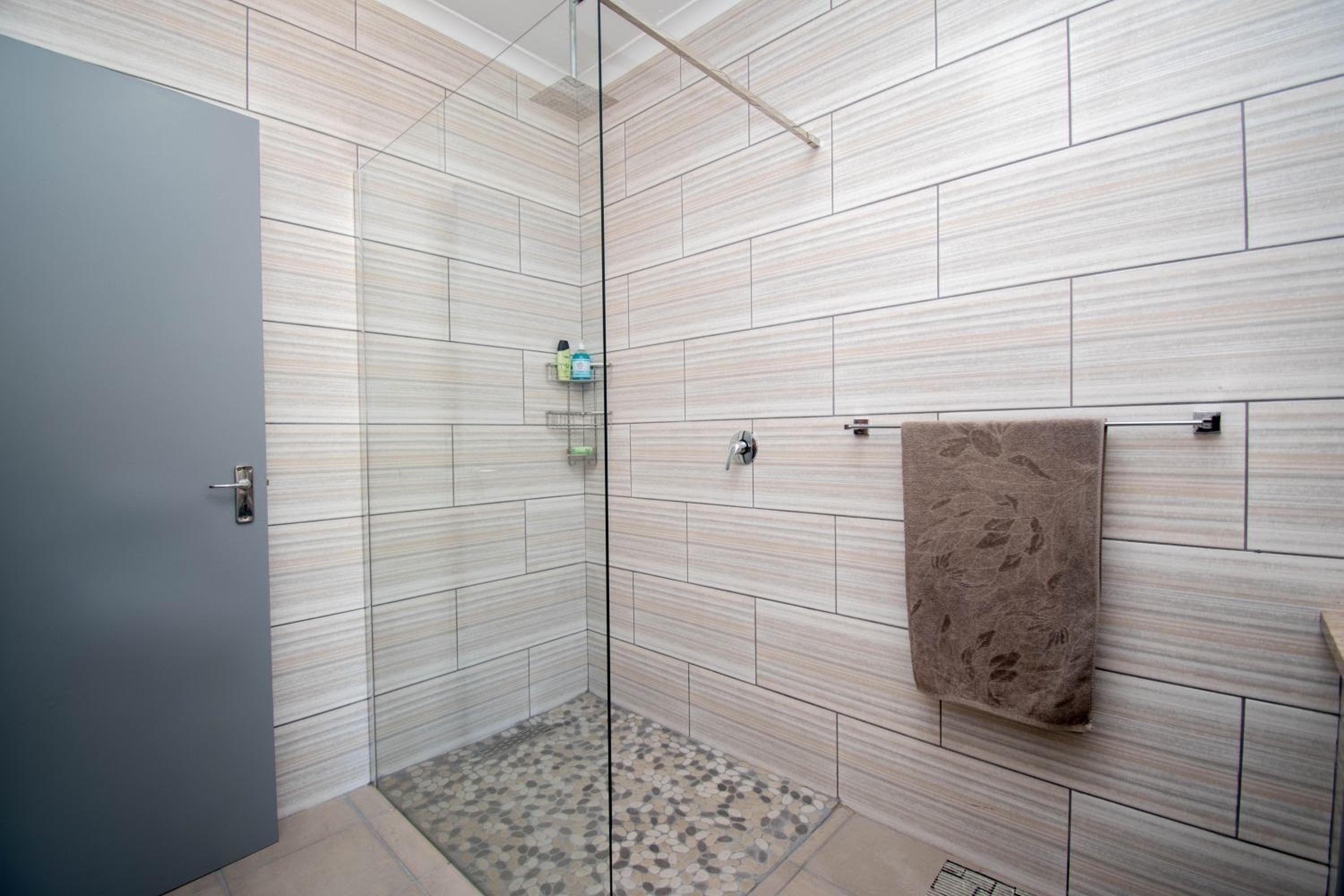 Double Room - Photo 18